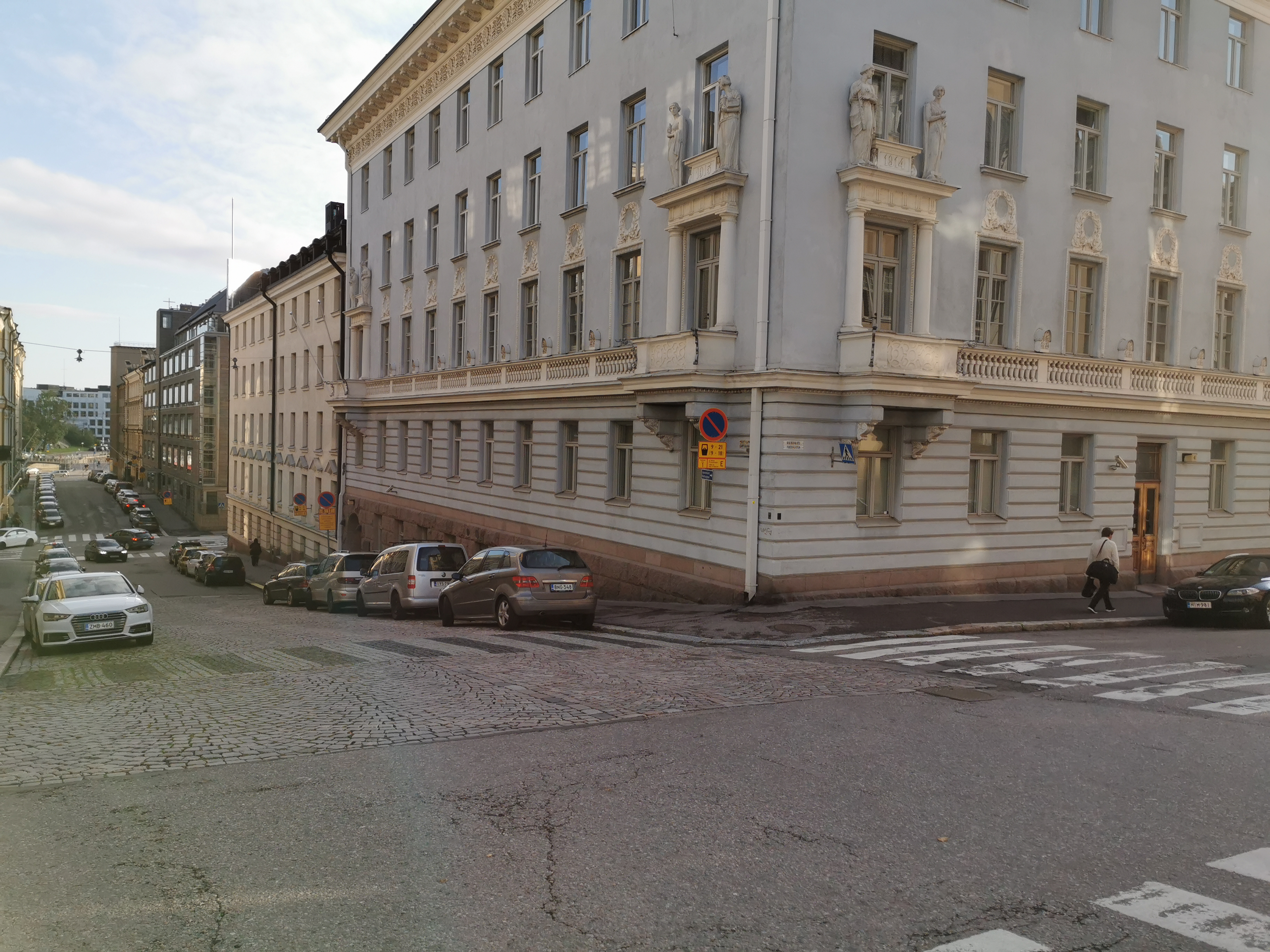 Konstantininkatu (Meritullinkatu) 10, 8, Rauhankatu 4 rephoto