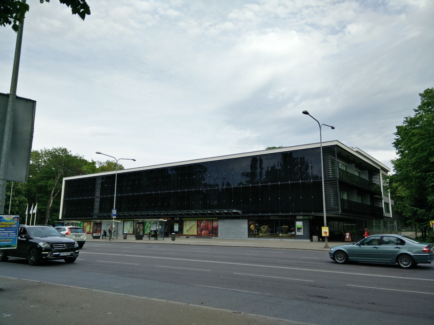 Kohvik "Kadriorg" Tallinnas, vaade hoonele. Arhitekt Voldemar Herkel rephoto