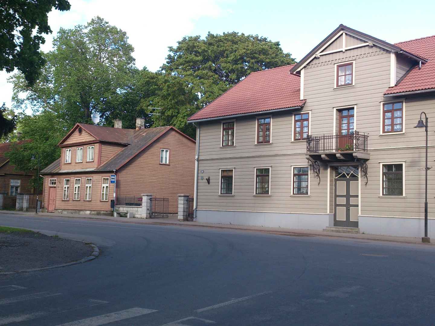 Foto Kuressaare sissesõidul Balti maanteelaste konverentsist osavõtjad augustis 1936. rephoto
