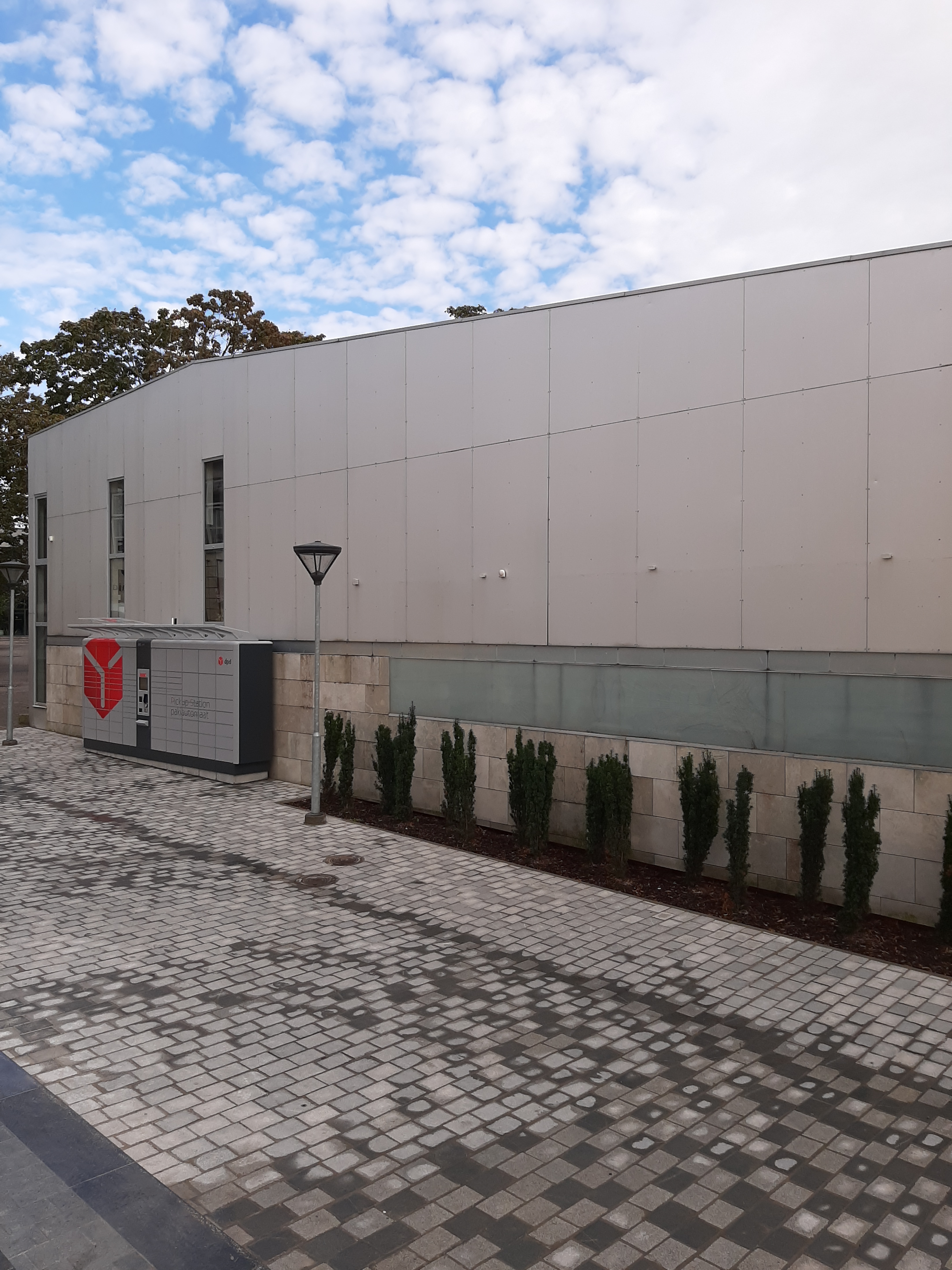 Kuressaare kesklinn, vaade kinole ja parklale rephoto