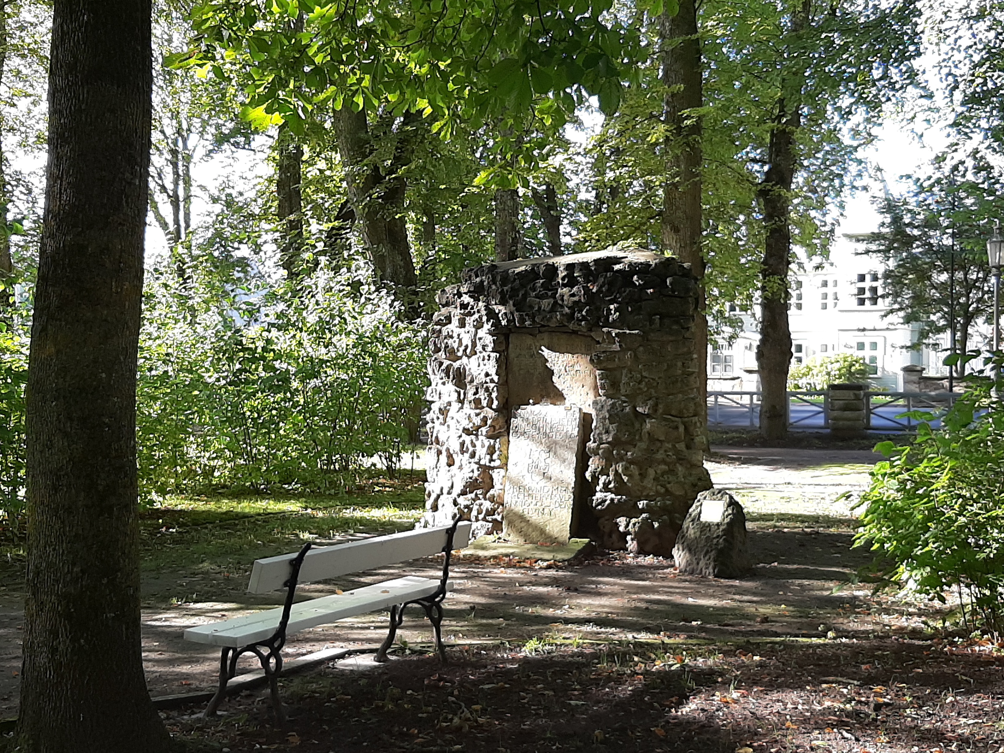 Kuresaar : self. Place of St. Laurentius Church in the city park rephoto