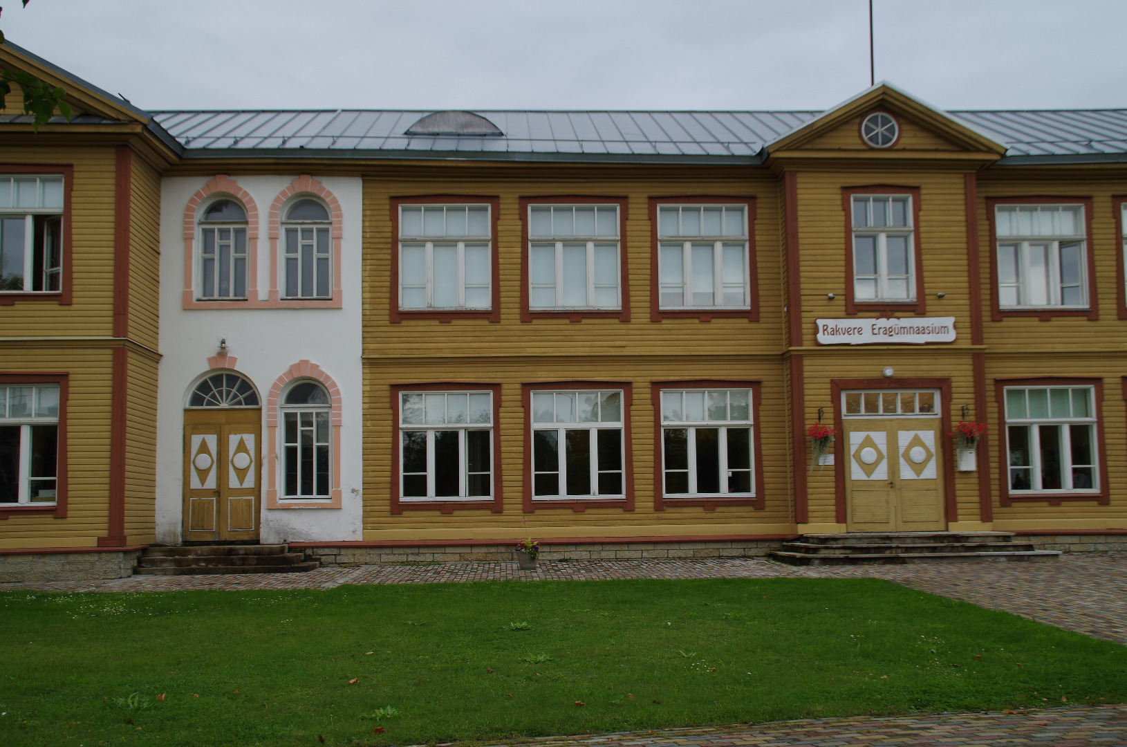 Rakvere, Tööstuse 12 koolimaja rephoto
