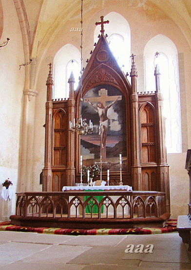 Kaarma kiriku altar rephoto