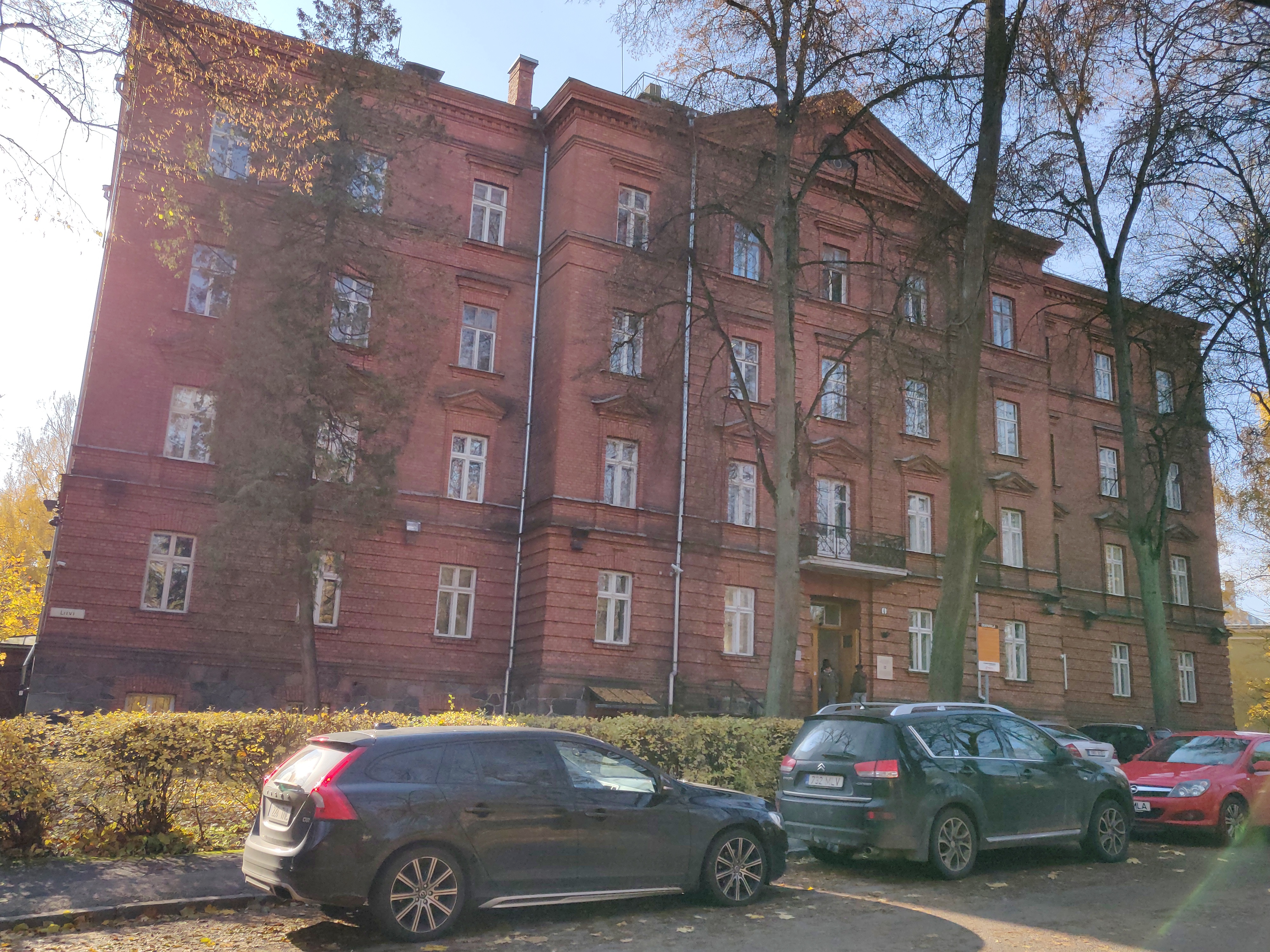Endine ühiselamu, hilisem Ajalooarhiiv, fassaadivaade. Arhitekt Reinhold Guleke rephoto