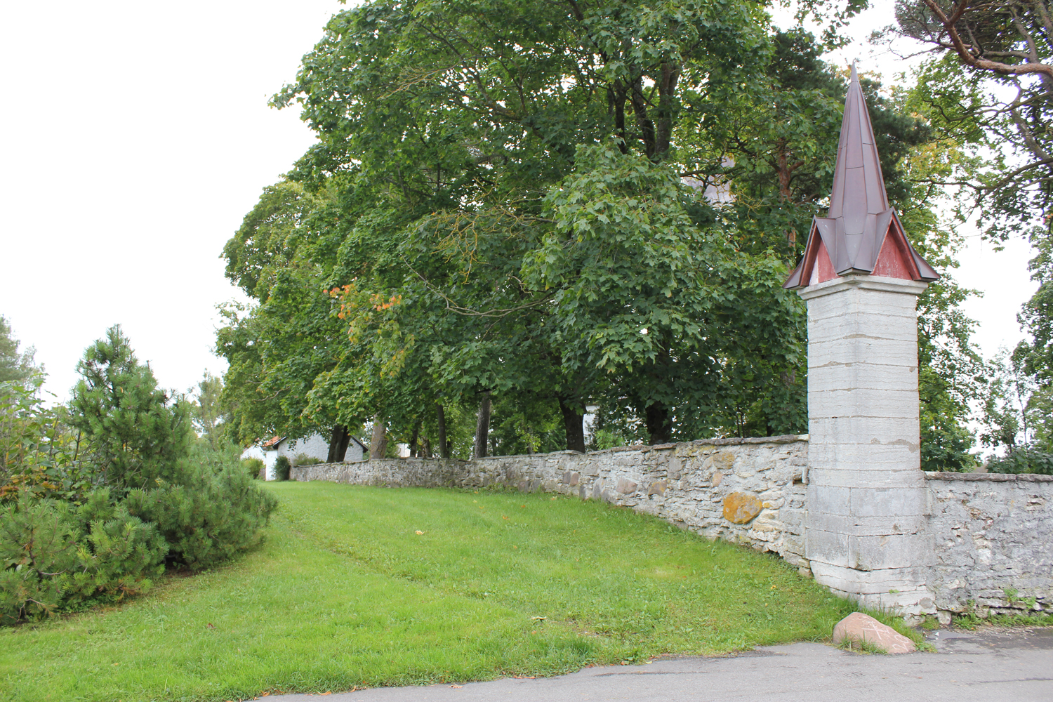 Kiosk Keila kirikaia nurga juures rephoto