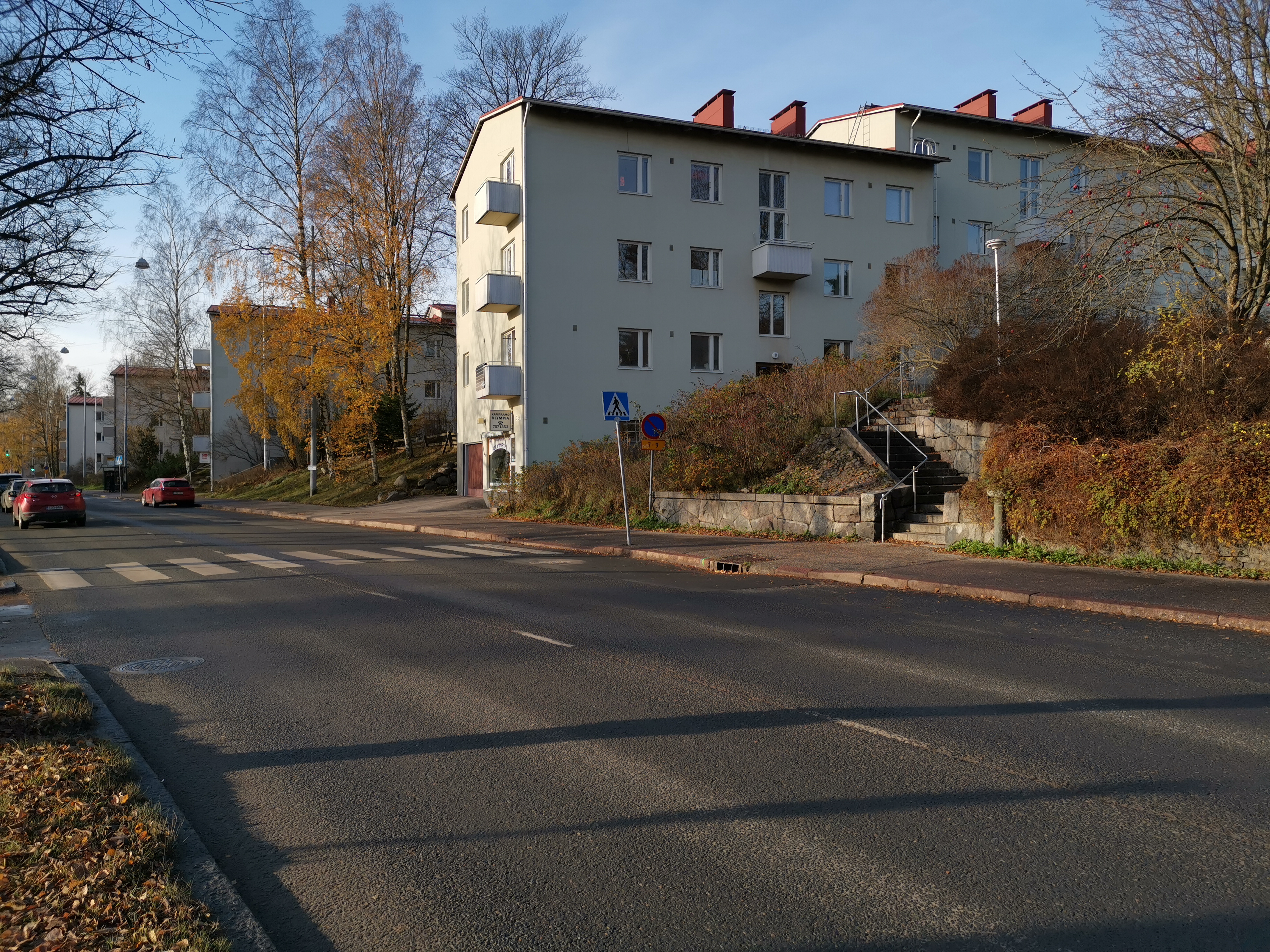 Koskelantie 54, 52. Olympiakylän kerrostaloja Koskelantiellä. rephoto