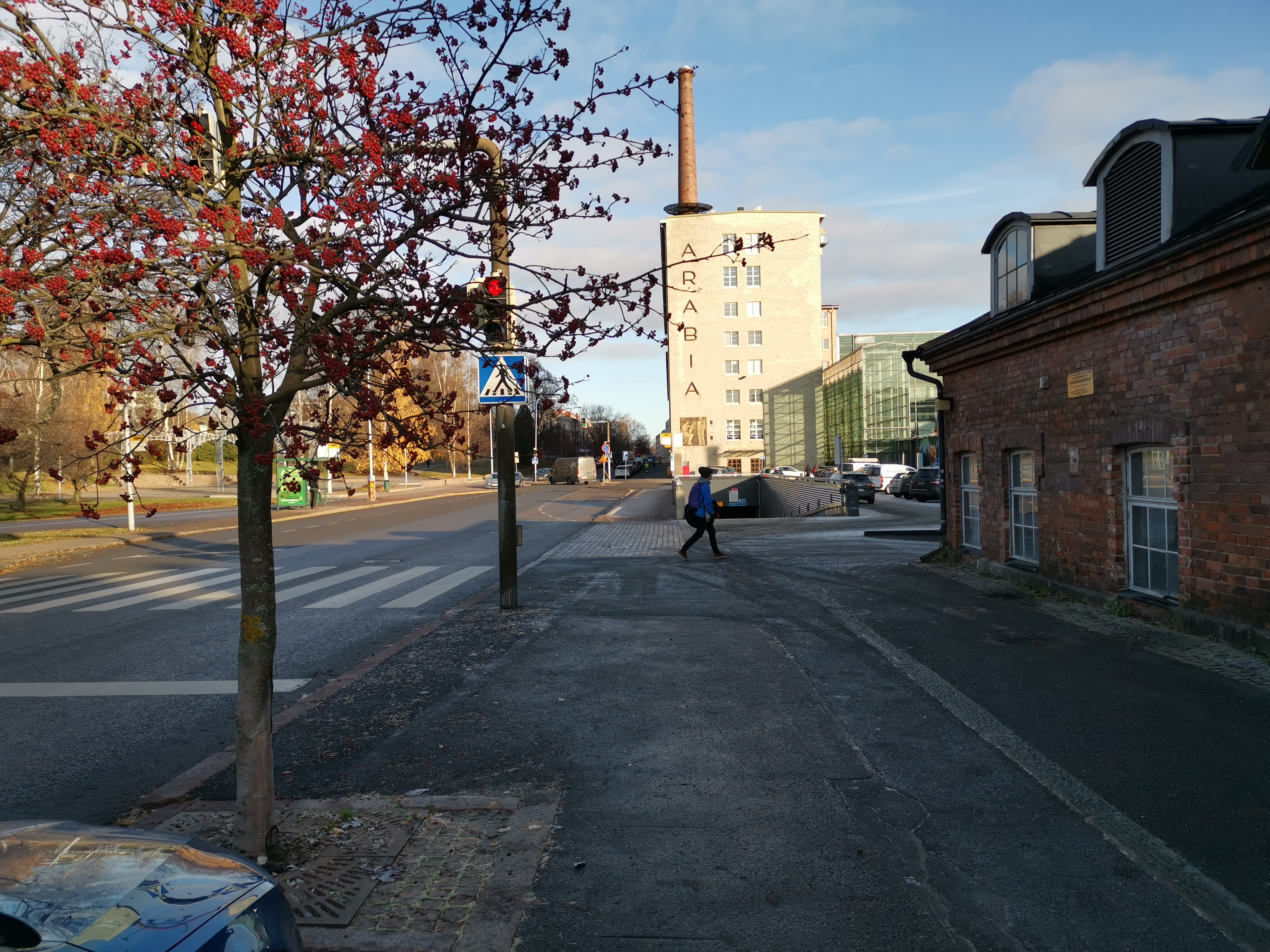 Hämeentie 135. Taustalla Arabian tehdasrakennus. rephoto