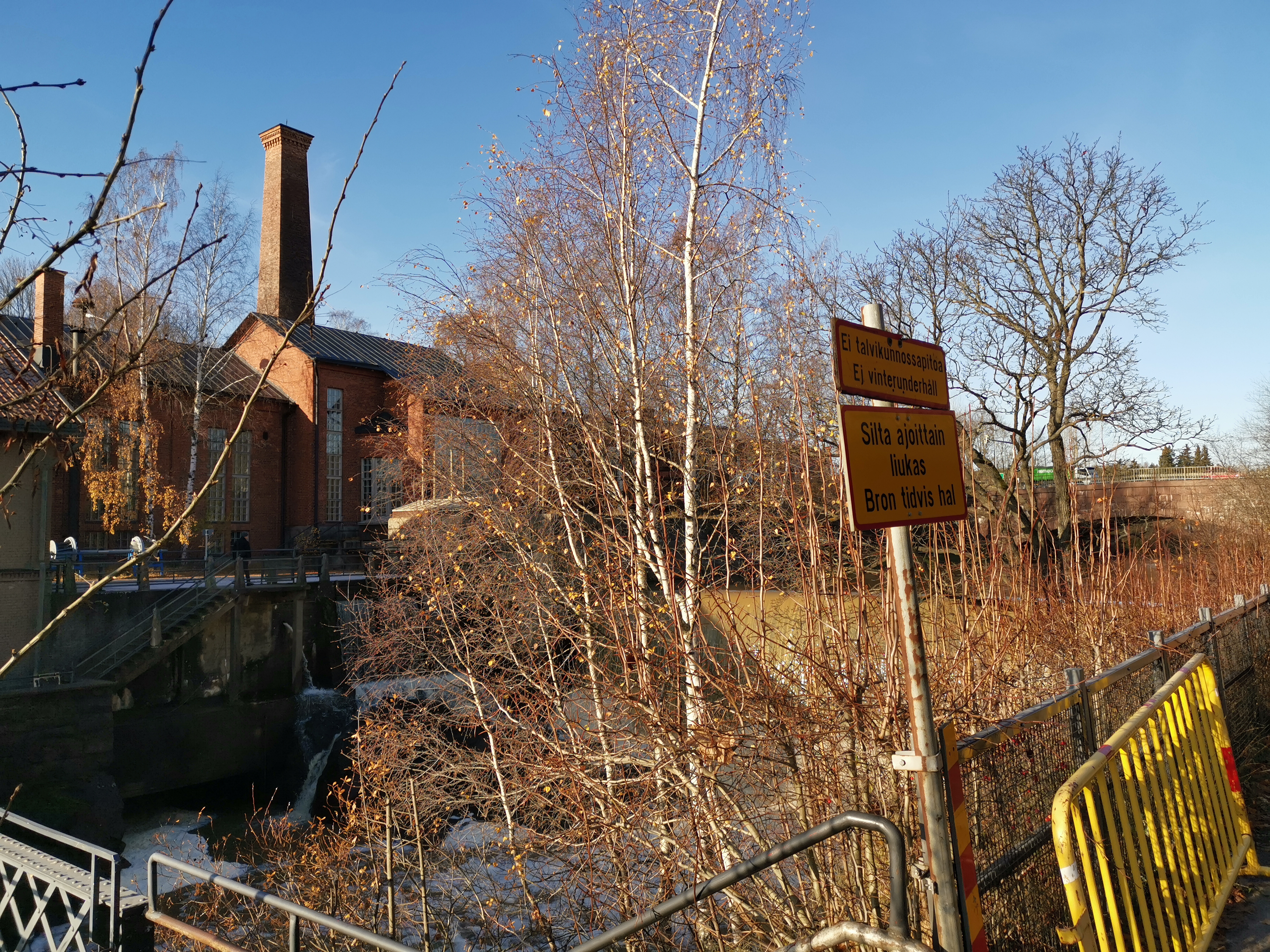 Vanhankaupunginkoski. Vanhankaupunginkosken rakennuksia. rephoto