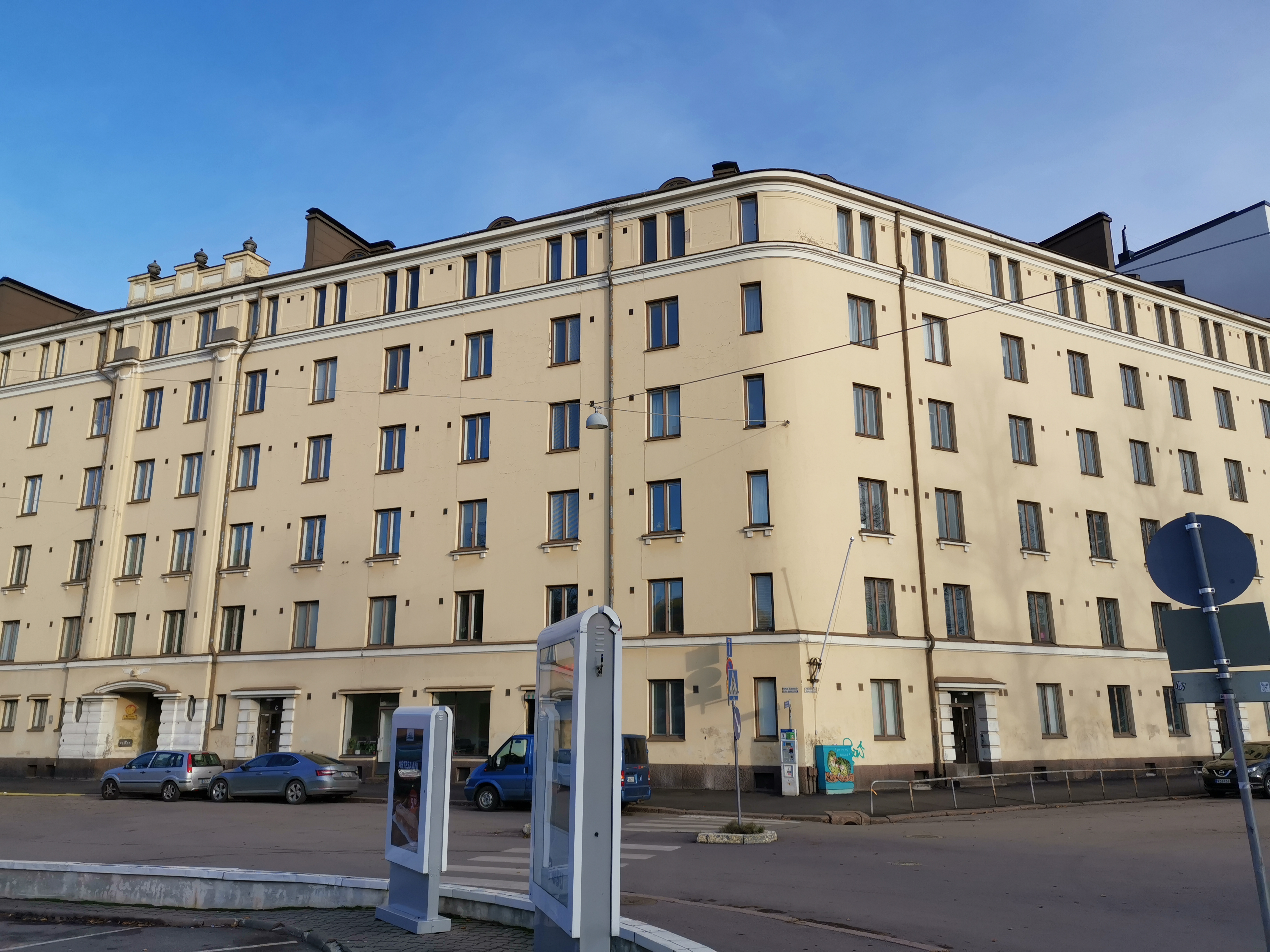 Asunto Oy Brahen taloa rakennetaan, Itäinen Brahenkatu 11. - Porvoonkatu 11 - 13. rephoto