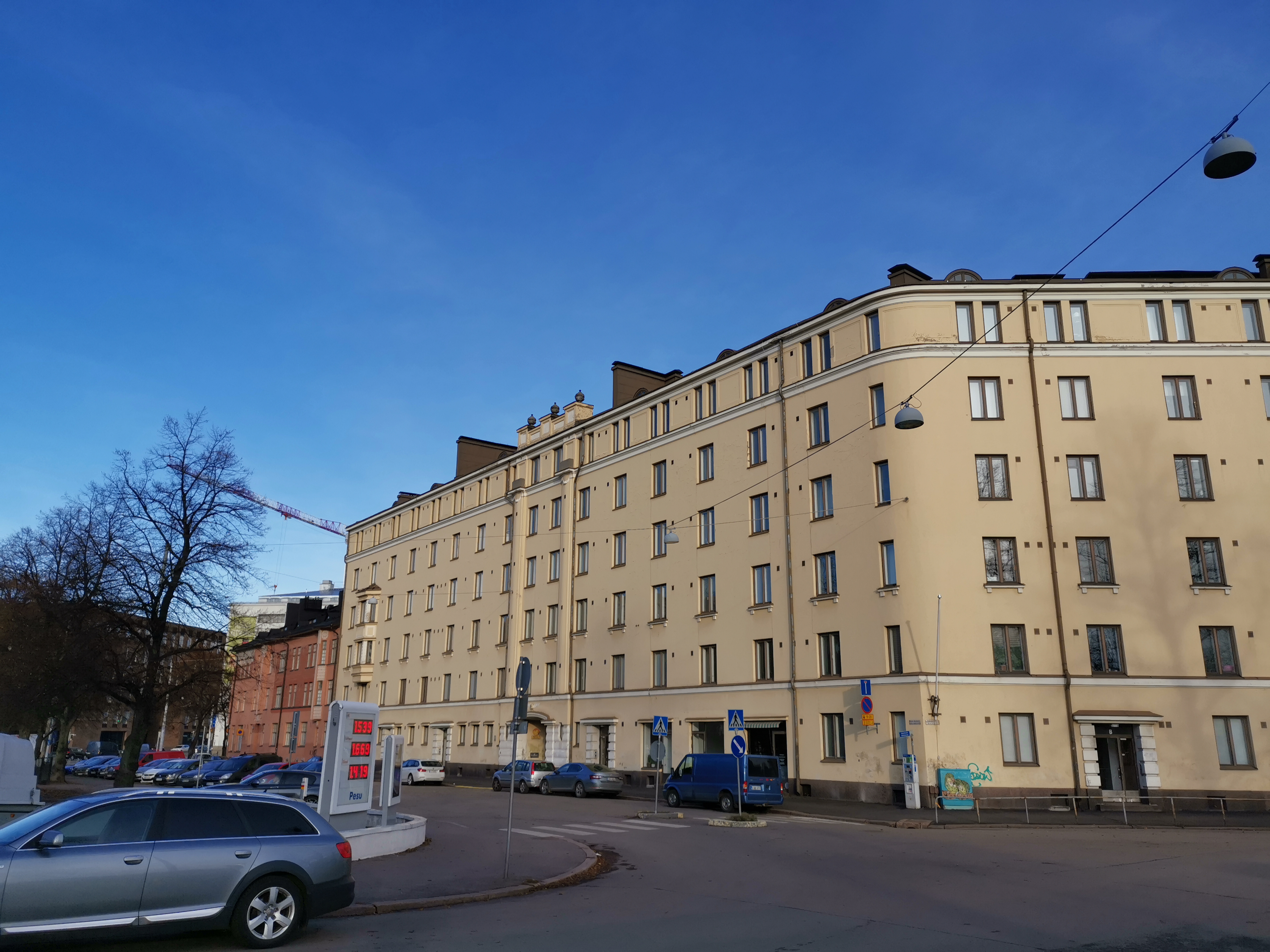 Asunto Oy Brahen taloa rakennetaan, Itäinen Brahenkatu 11. - Porvoonkatu 11 - 13. rephoto