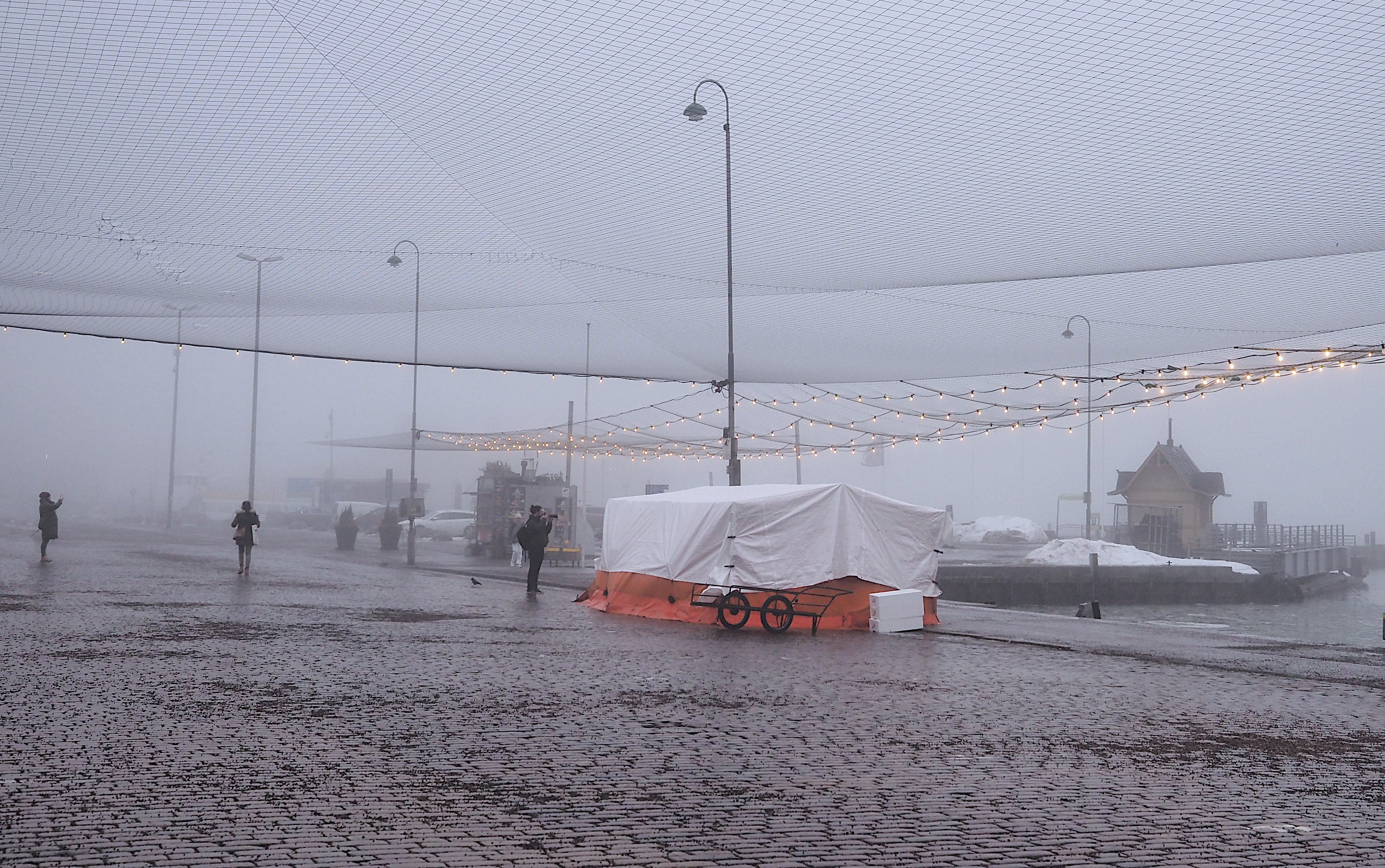 Torikauppaa Kauppatorilla rephoto