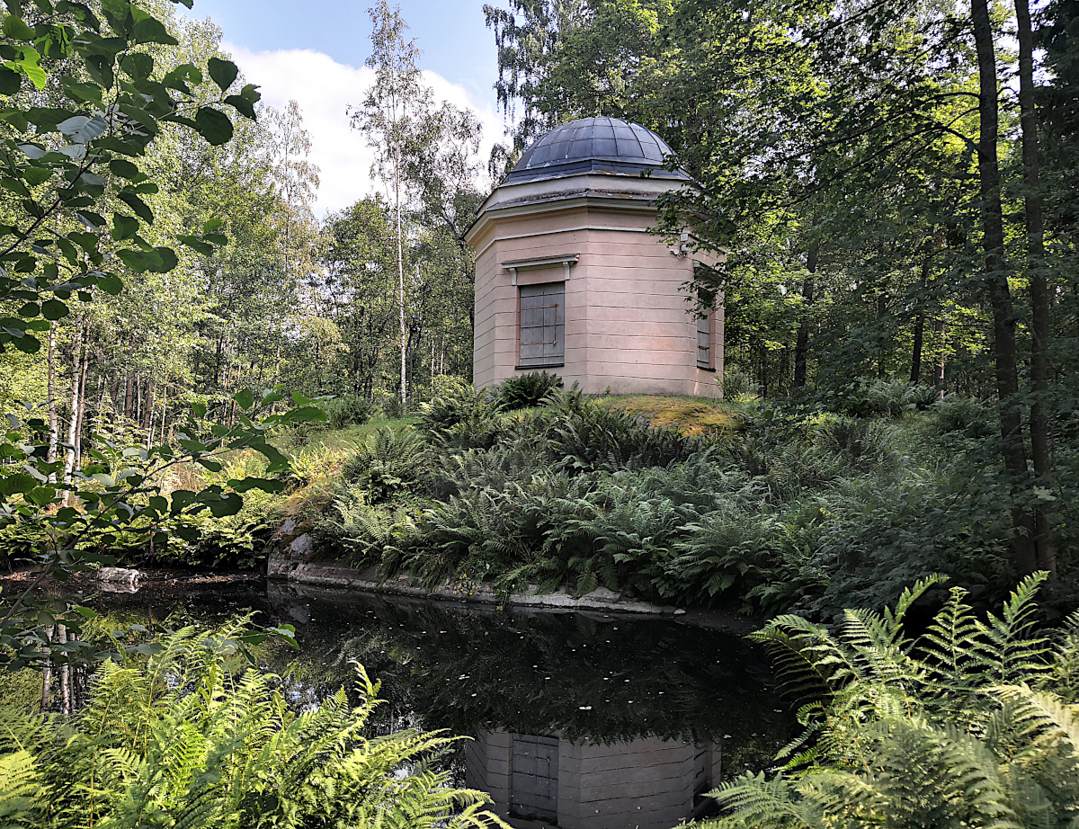 Herttoniemi Manor's funeral house designed by C.L. Angel rephoto