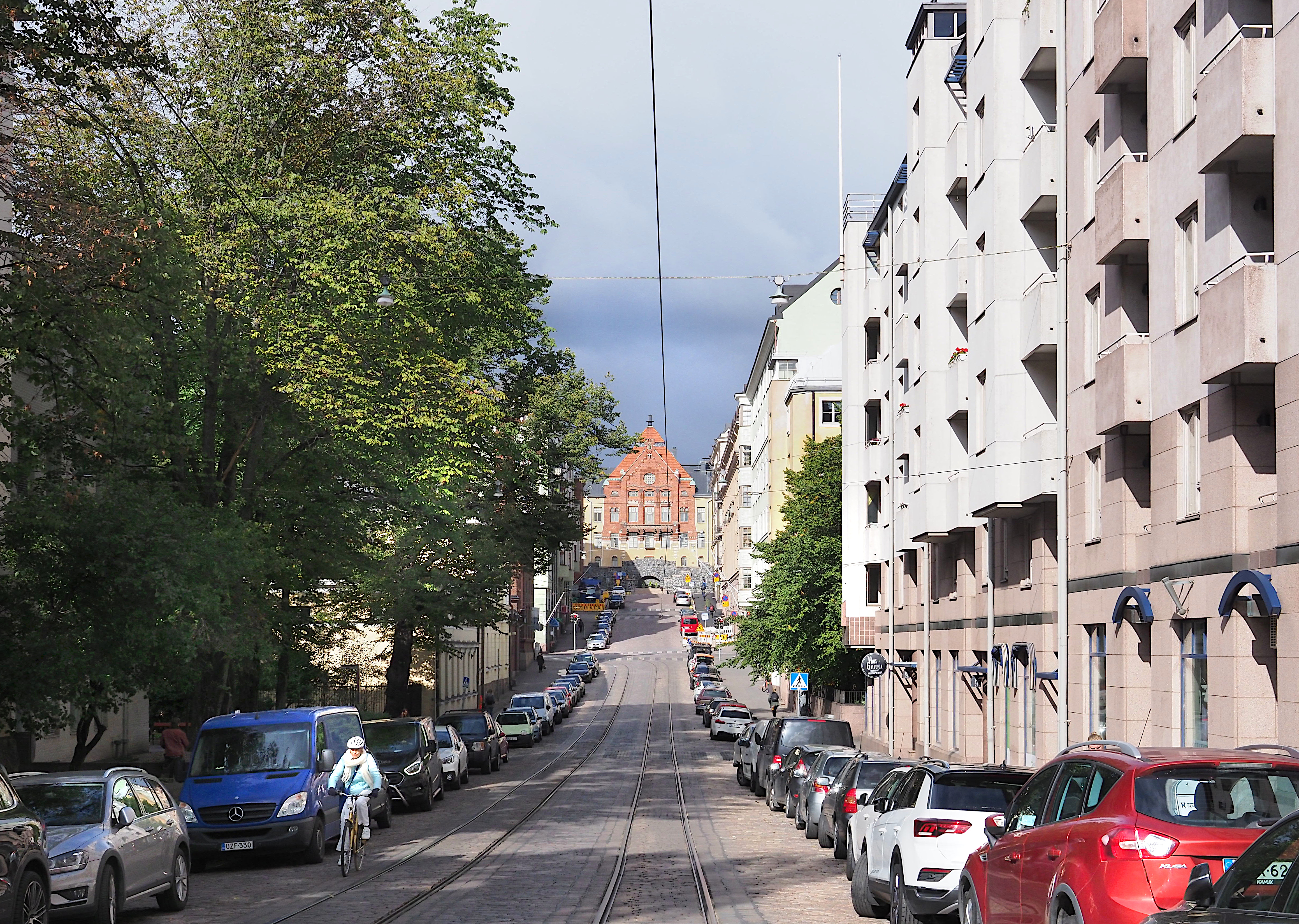 Nikolainkatu (Snellmaninkatu) 19, 21, 23, 25, 27, 29. Oikealla Nikolainkatu (Snellmaninkatu) 12, yliopiston oikeuslääketieteellinen laitos rephoto