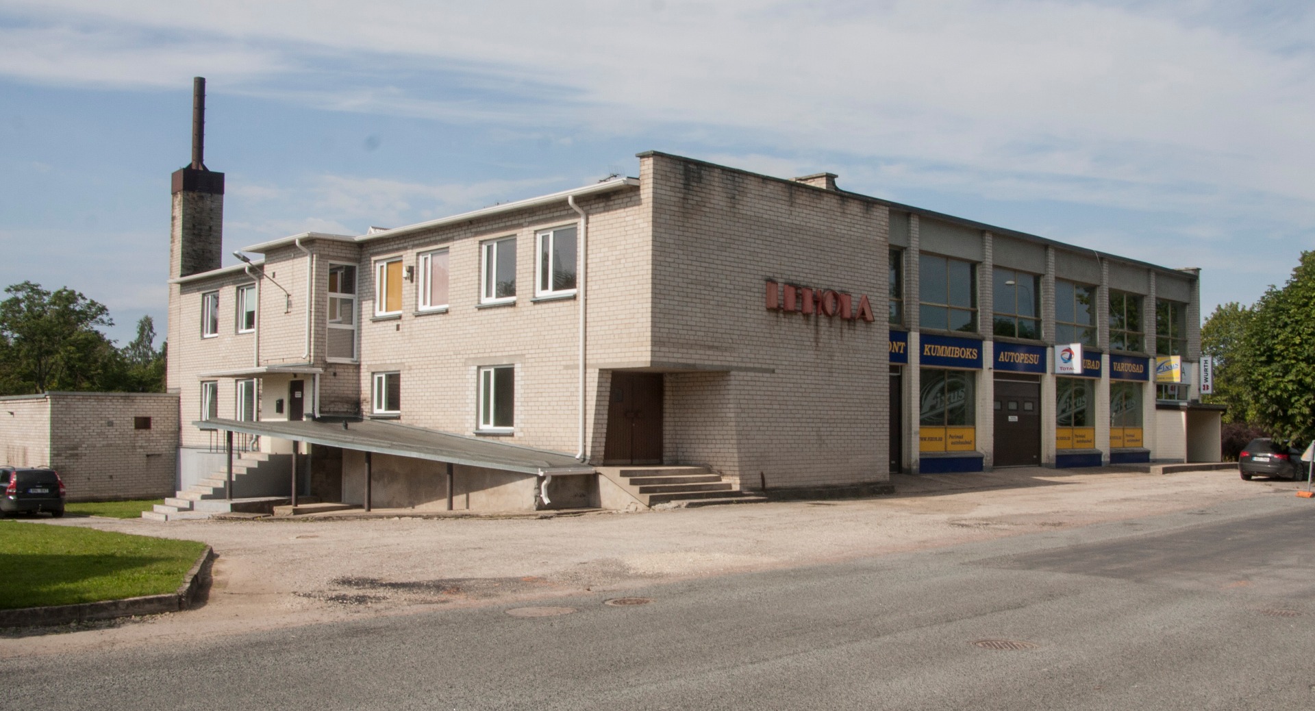 foto, Suure-Jaani khk, Suure-Jaani, Pärnu tn, kaubanduskeskus, kauplus Lembitu, restoran-baar Lehola, u 1970 rephoto