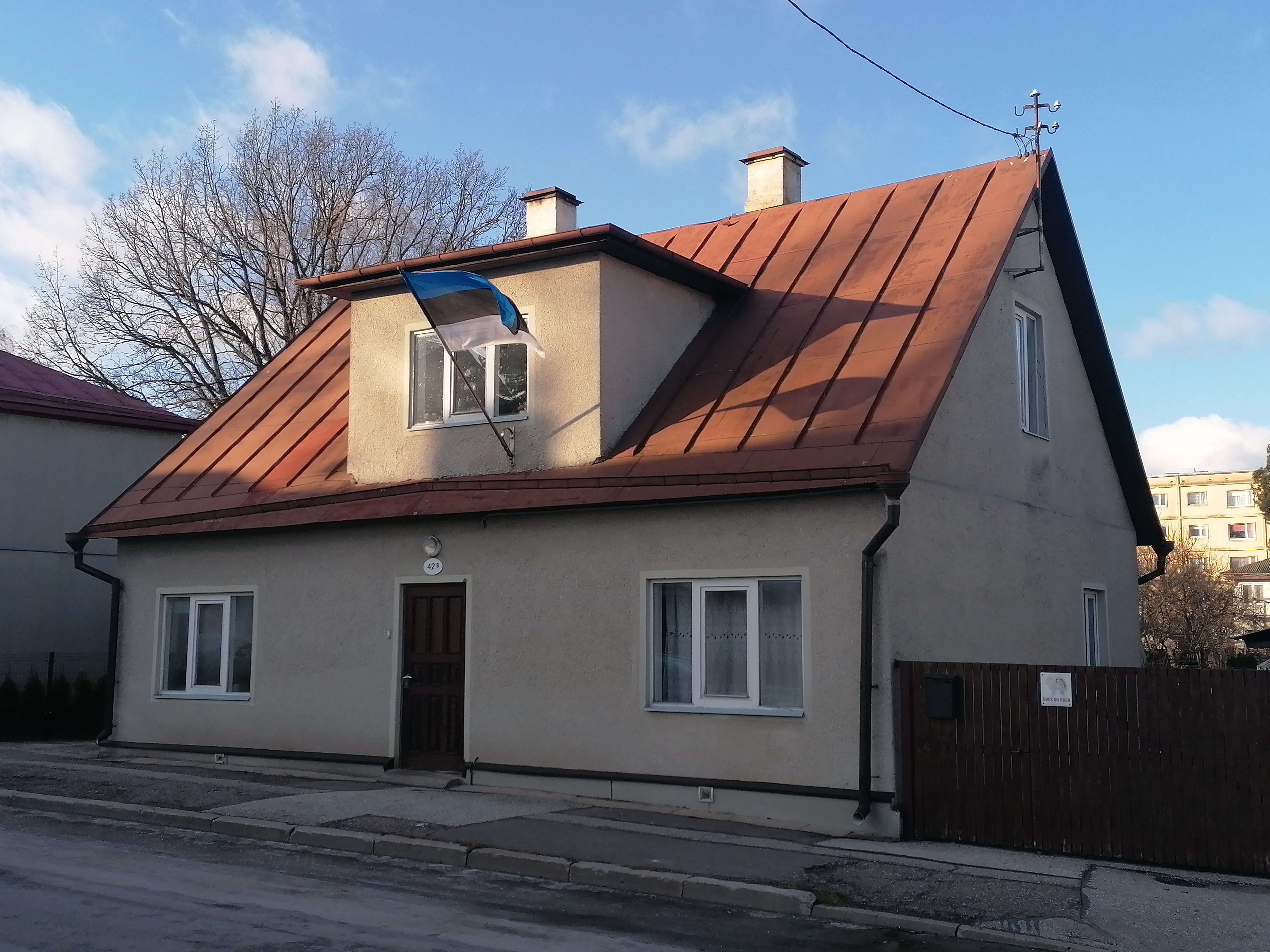 Vaba t 42b. Tartu, 1990. Foto: Harri Duglas. rephoto