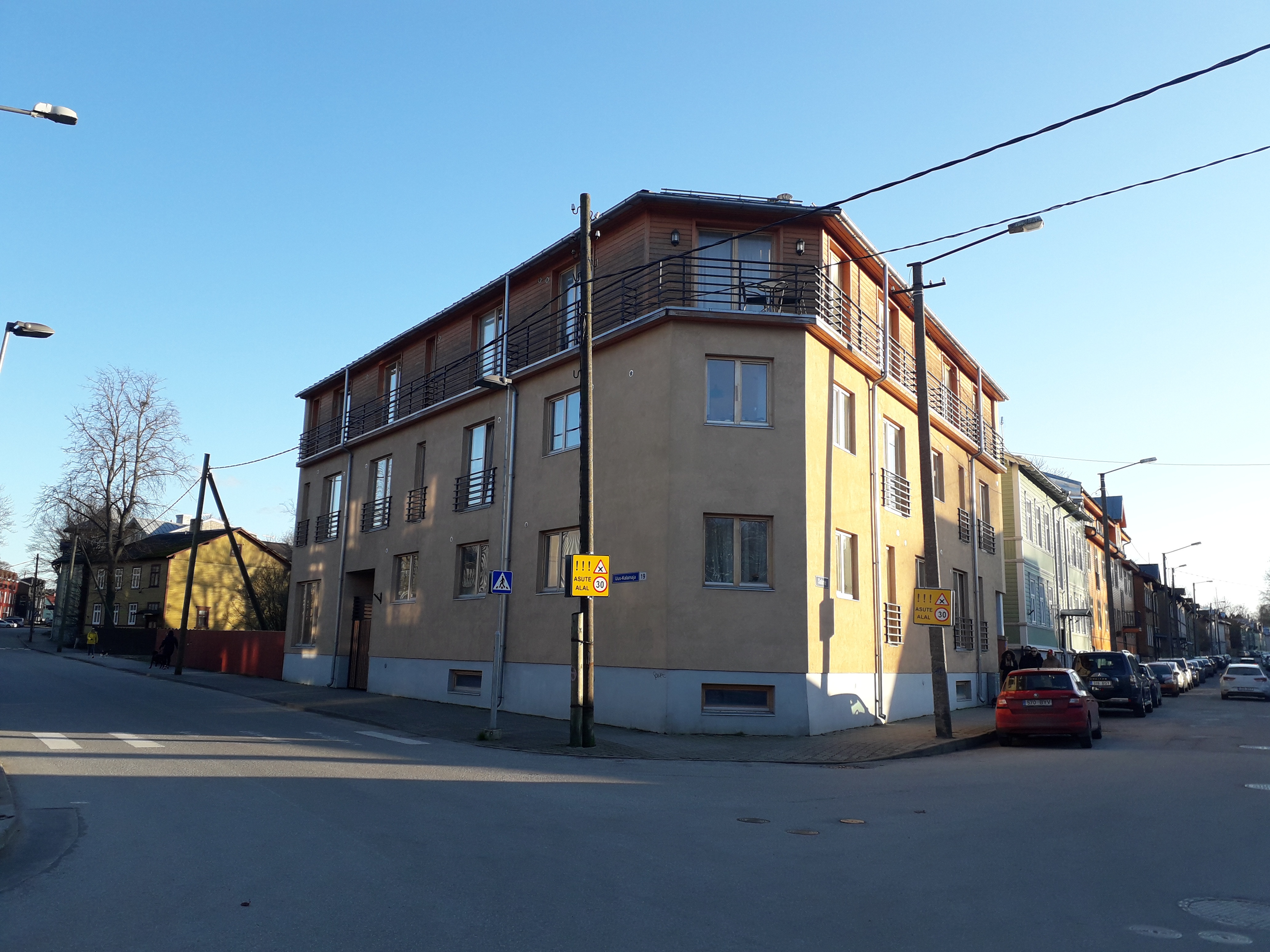 View on the crossroads of Salme and Uus-Kalamaja streets. rephoto
