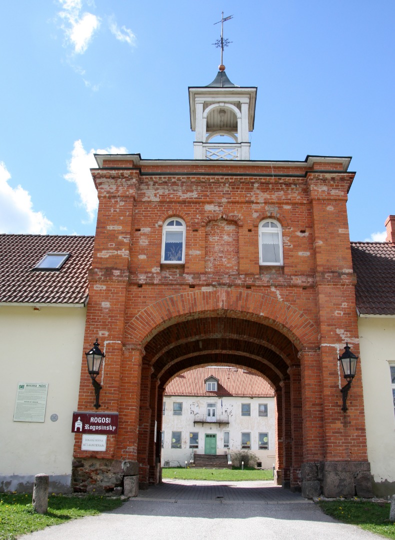 Ruusmäe (Rogosi) castle type manor gates tower rephoto