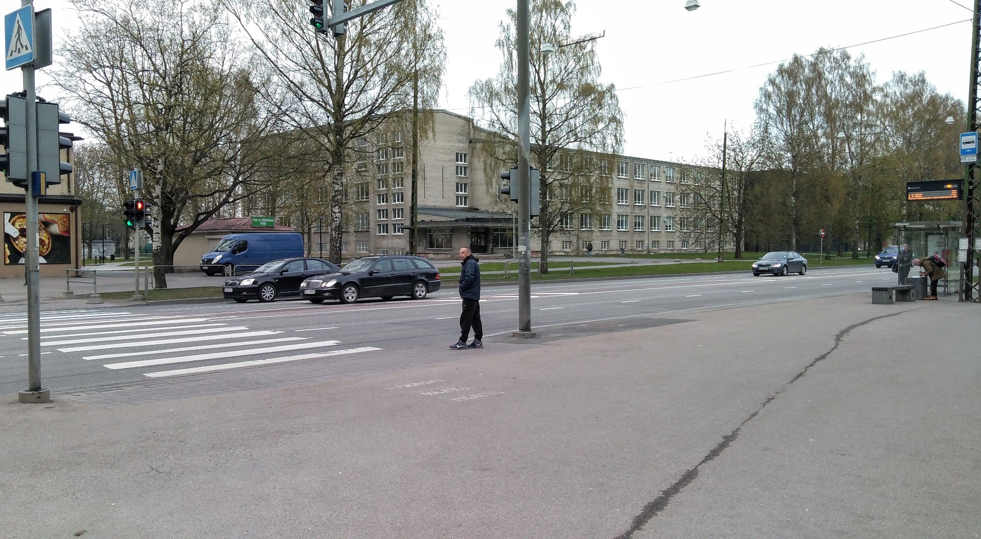 Ehitustööd Sõle tänaval - vaade Tallinna 8. Keskkoolile rephoto