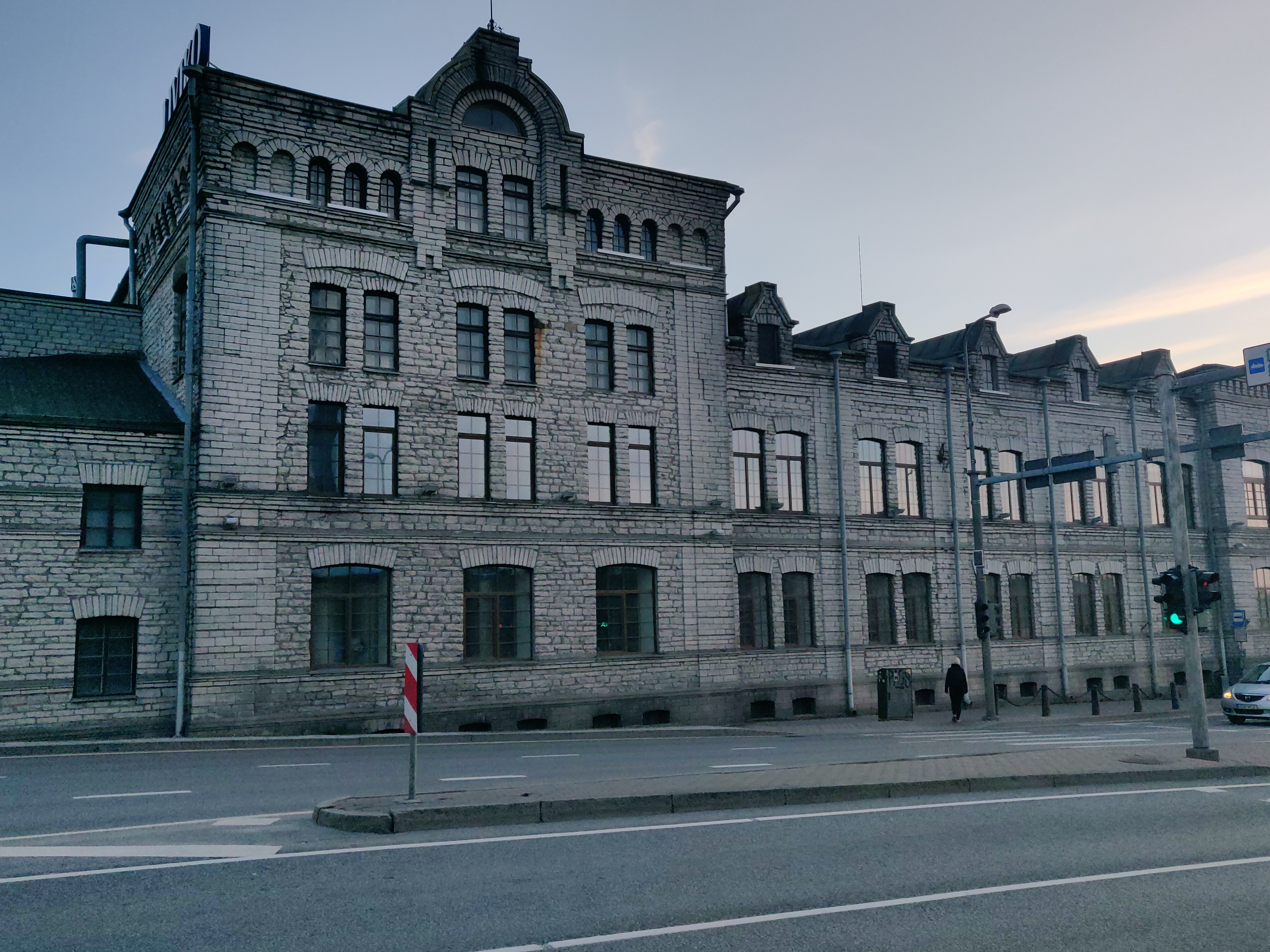 Liviko tootmishoone, vaade Tartu maanteelt. Tüüpprojekt rephoto