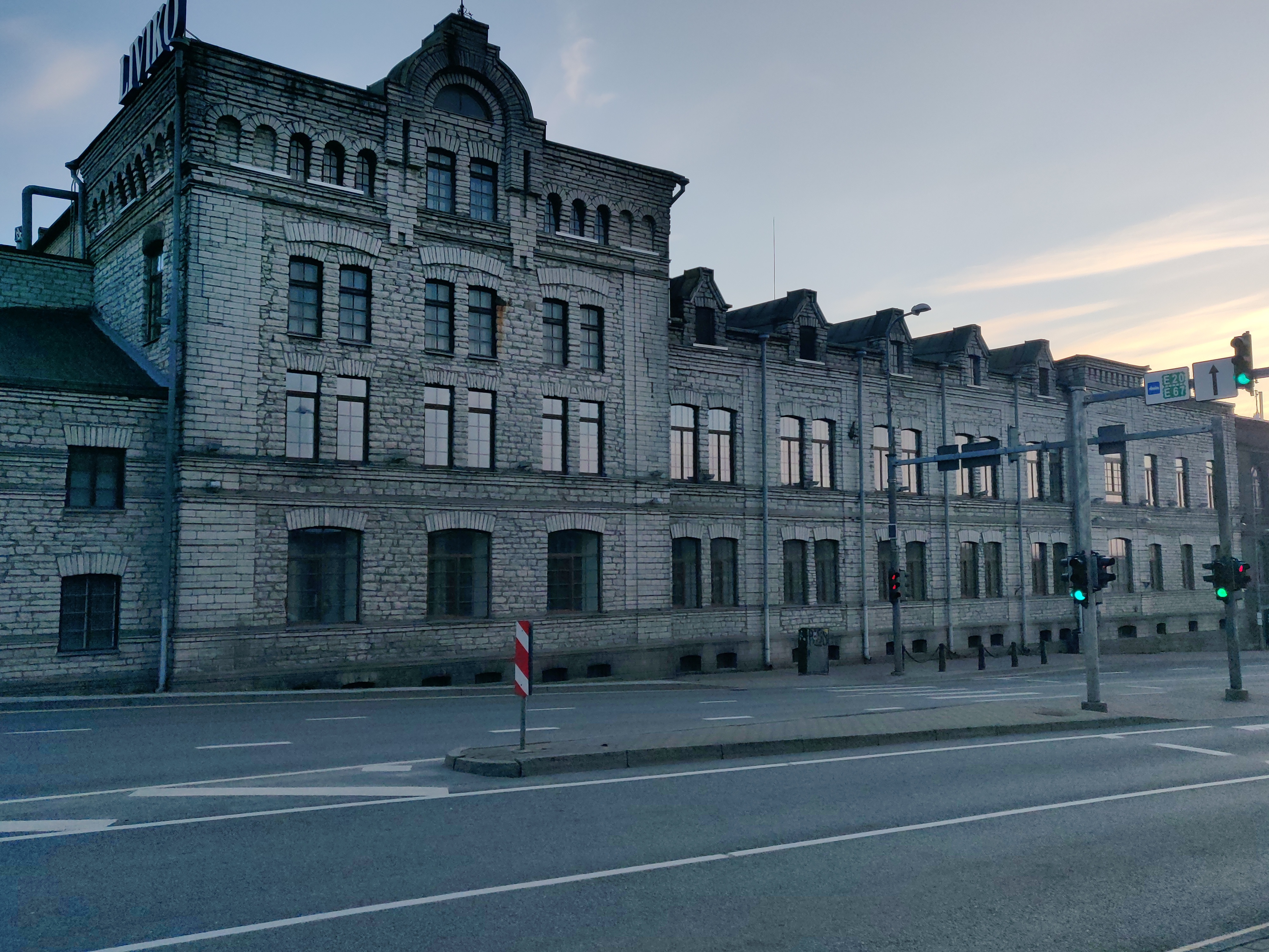 Liviko tootmishoone, vaade Tartu maanteelt. Tüüpprojekt rephoto