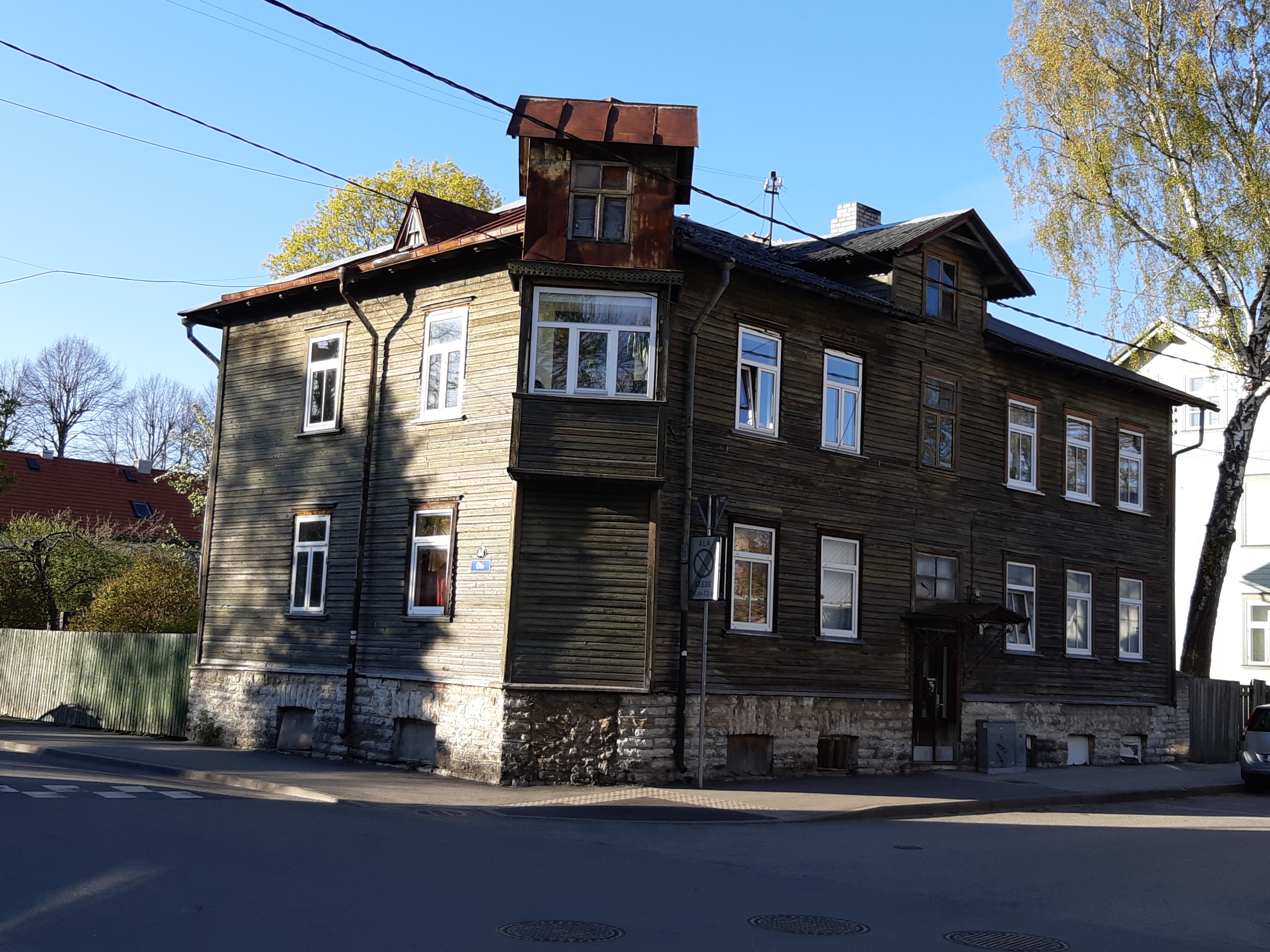 Apartment Oil 44, view of the building. Architect Voldemar Lender? rephoto