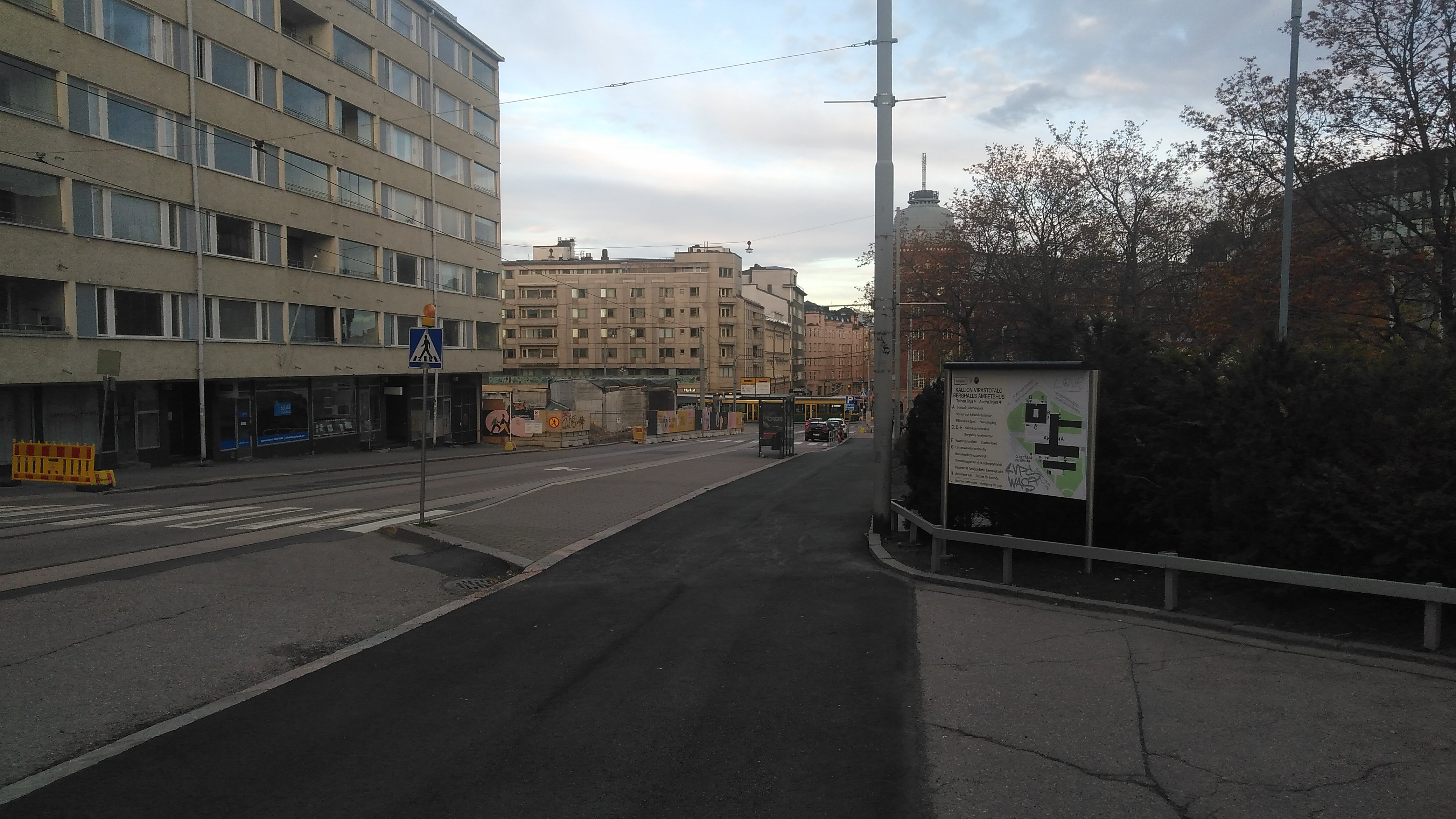 Toinen linja 9, 7, 5, 3, 1.  Kallioilla Pelastusarmeijan kokous. rephoto