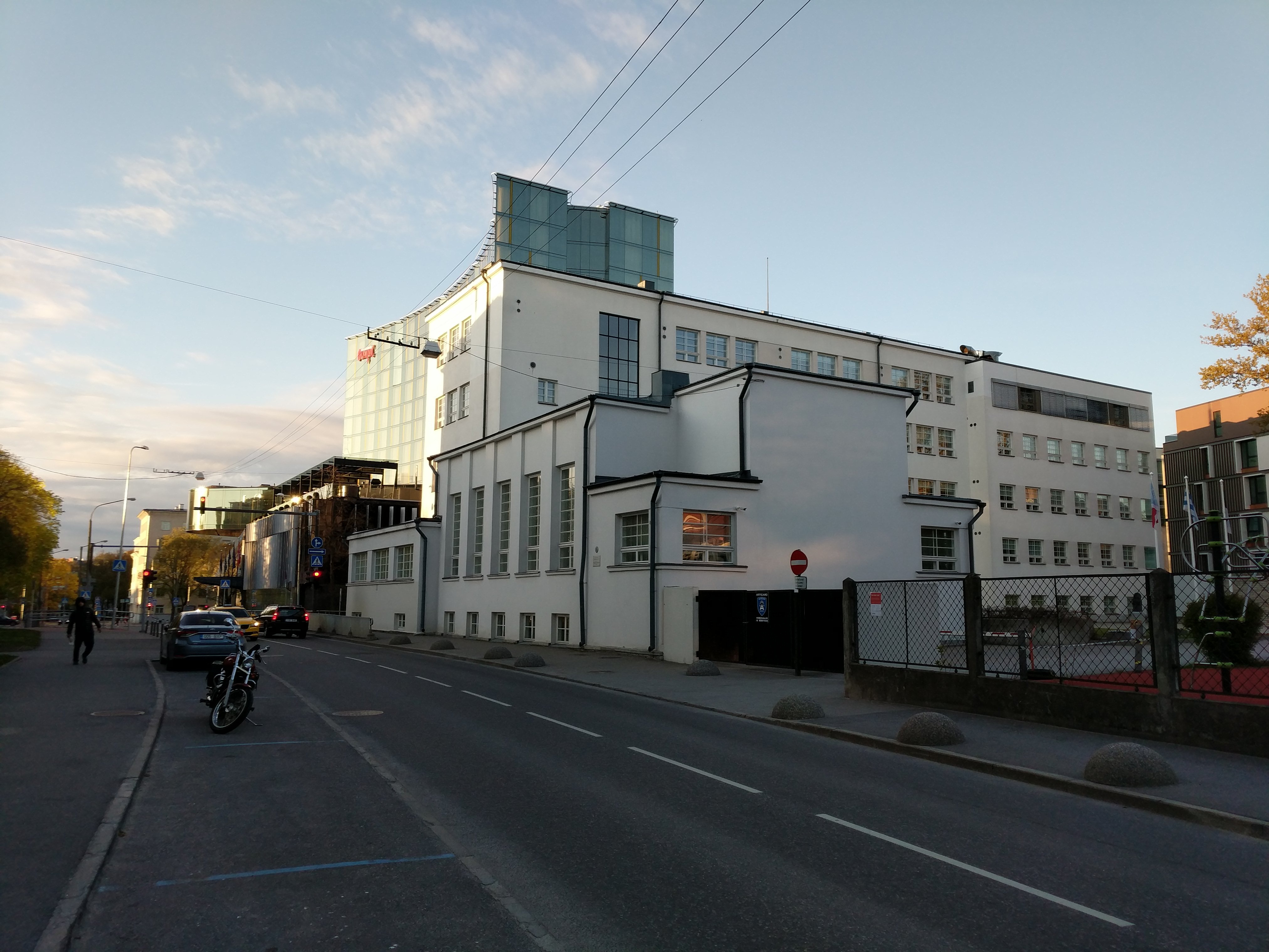 Tallinn. F. R. Kreutzwald tn 25 schoolhouse rephoto