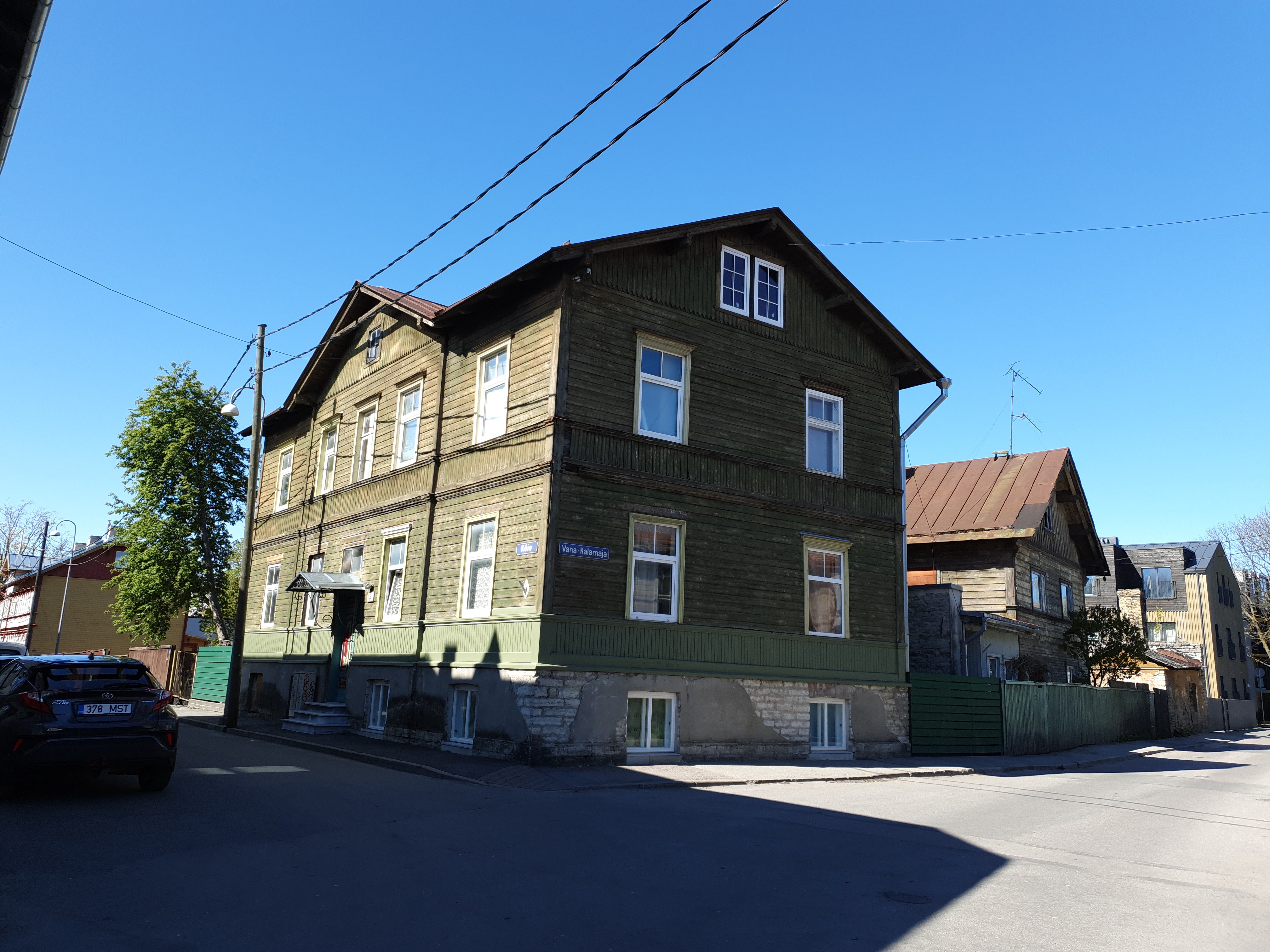 View of the building Vana-Kalamaja Street 35. rephoto