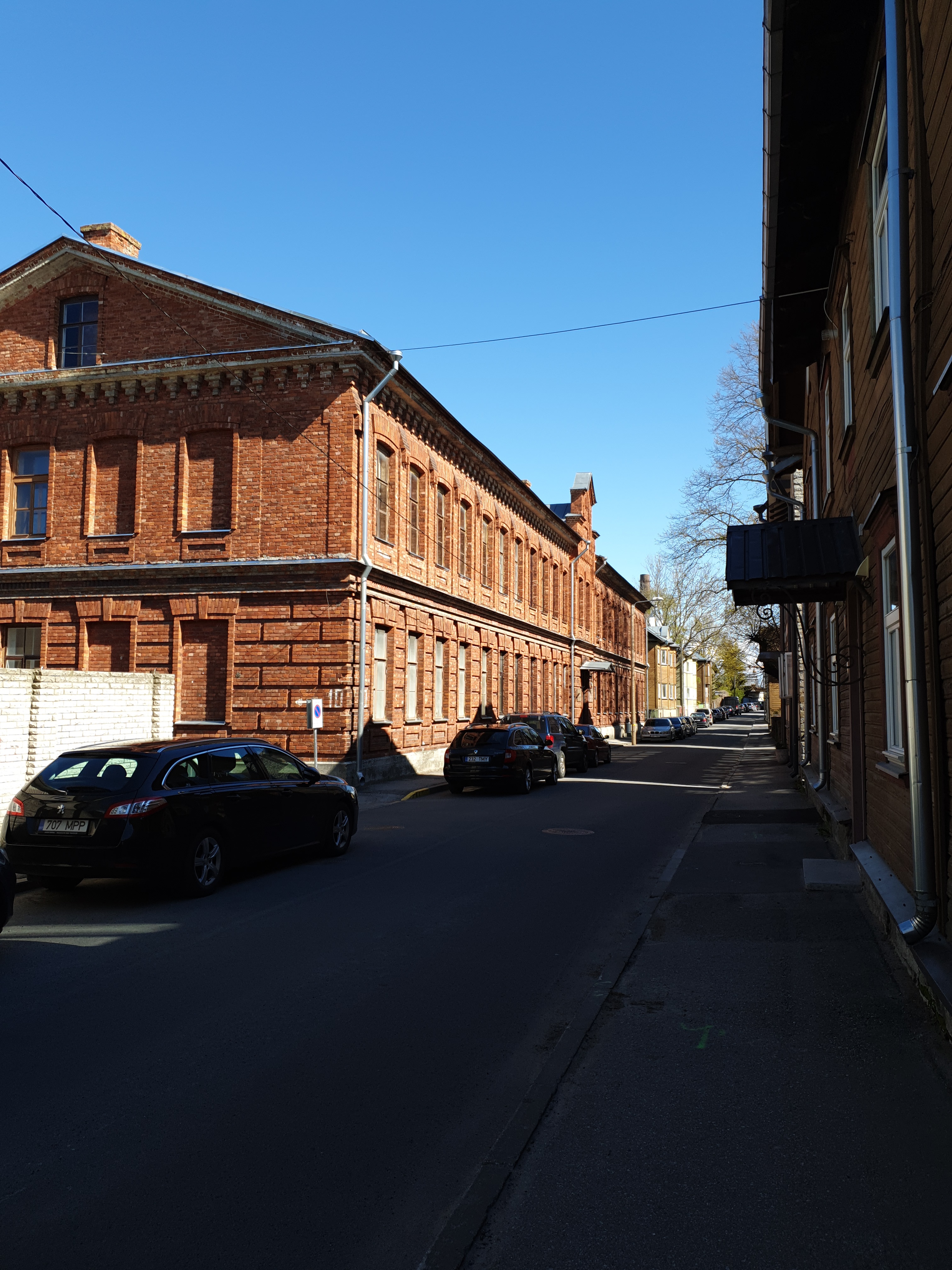 Väike-Patarei Street 10. Old brick building. rephoto