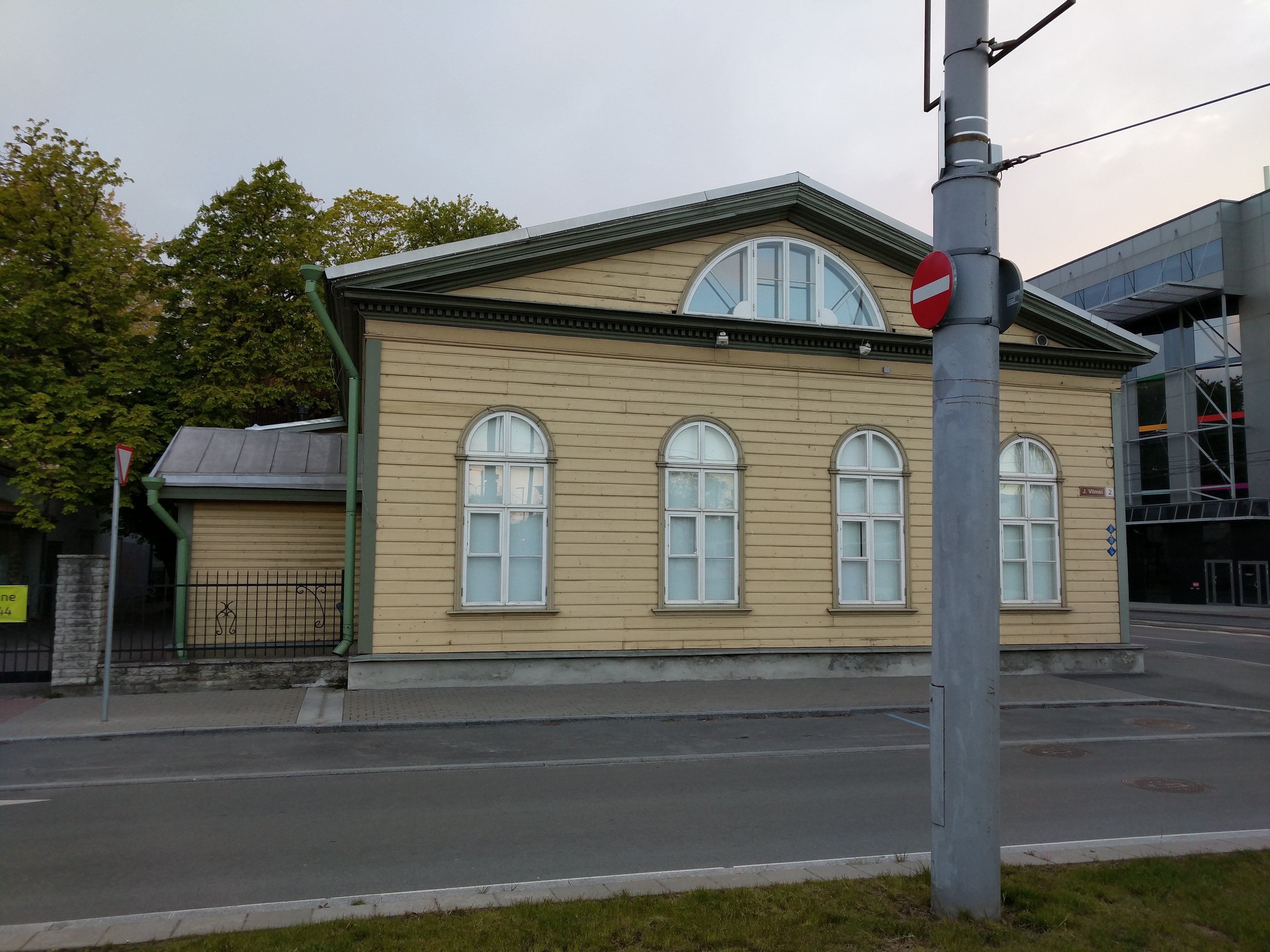 One-time wooden building rephoto