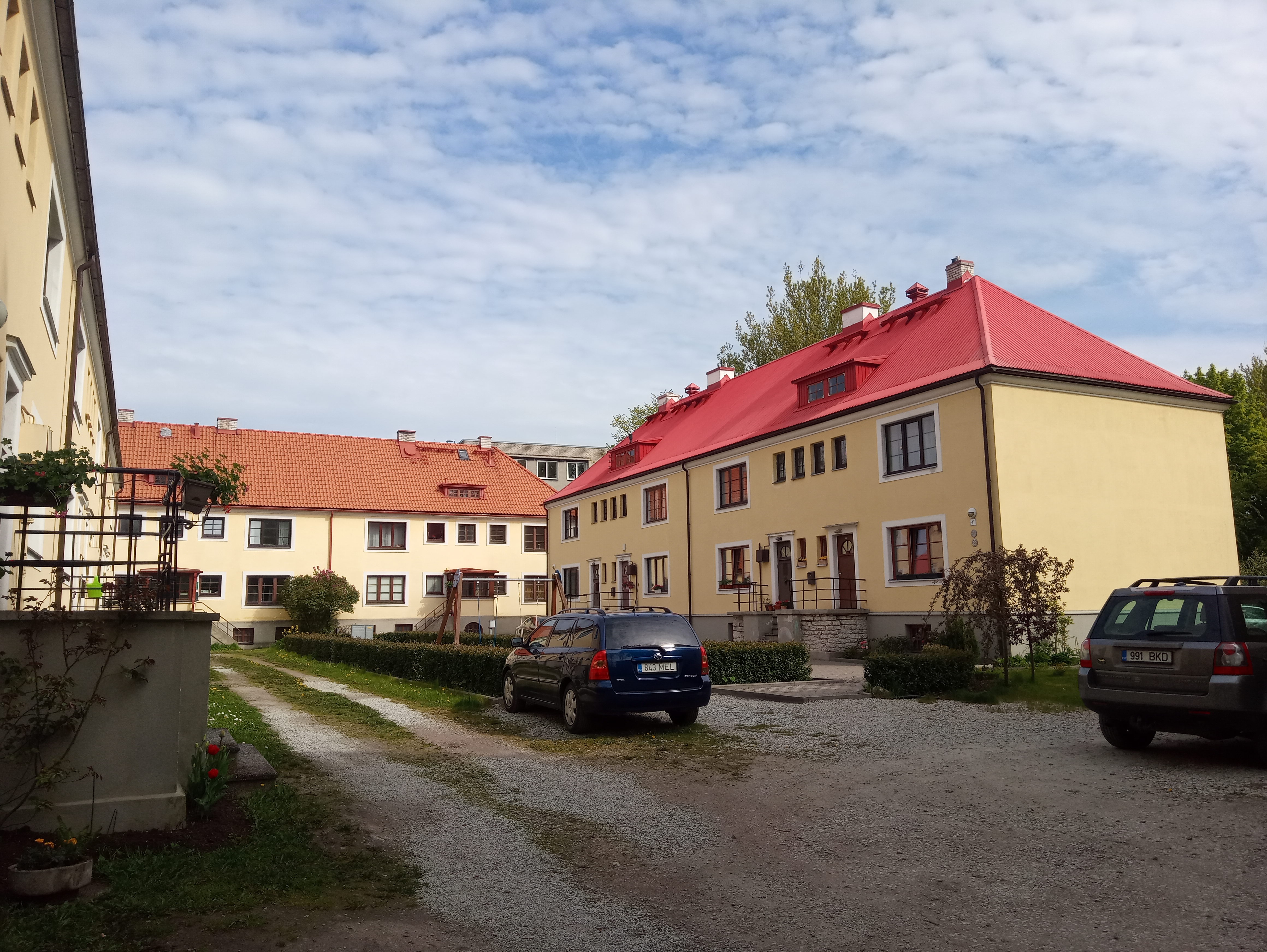 Residential buildings of Tallinn City Government on Maisi tn (arh. Herbert Johanson, 1929). Photo from Leo Gens rephoto