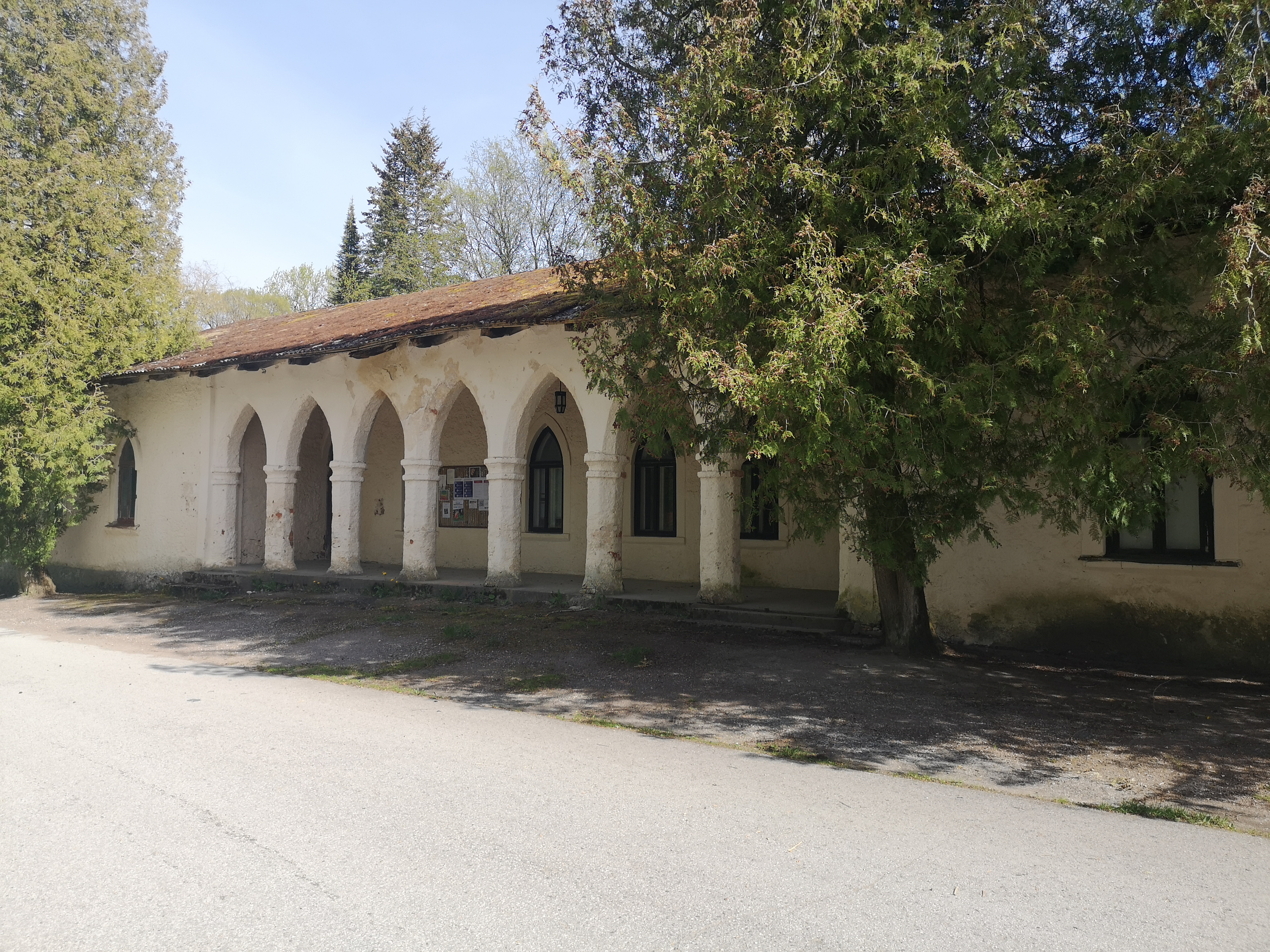 Photo, Building on the sixth of 1984. rephoto
