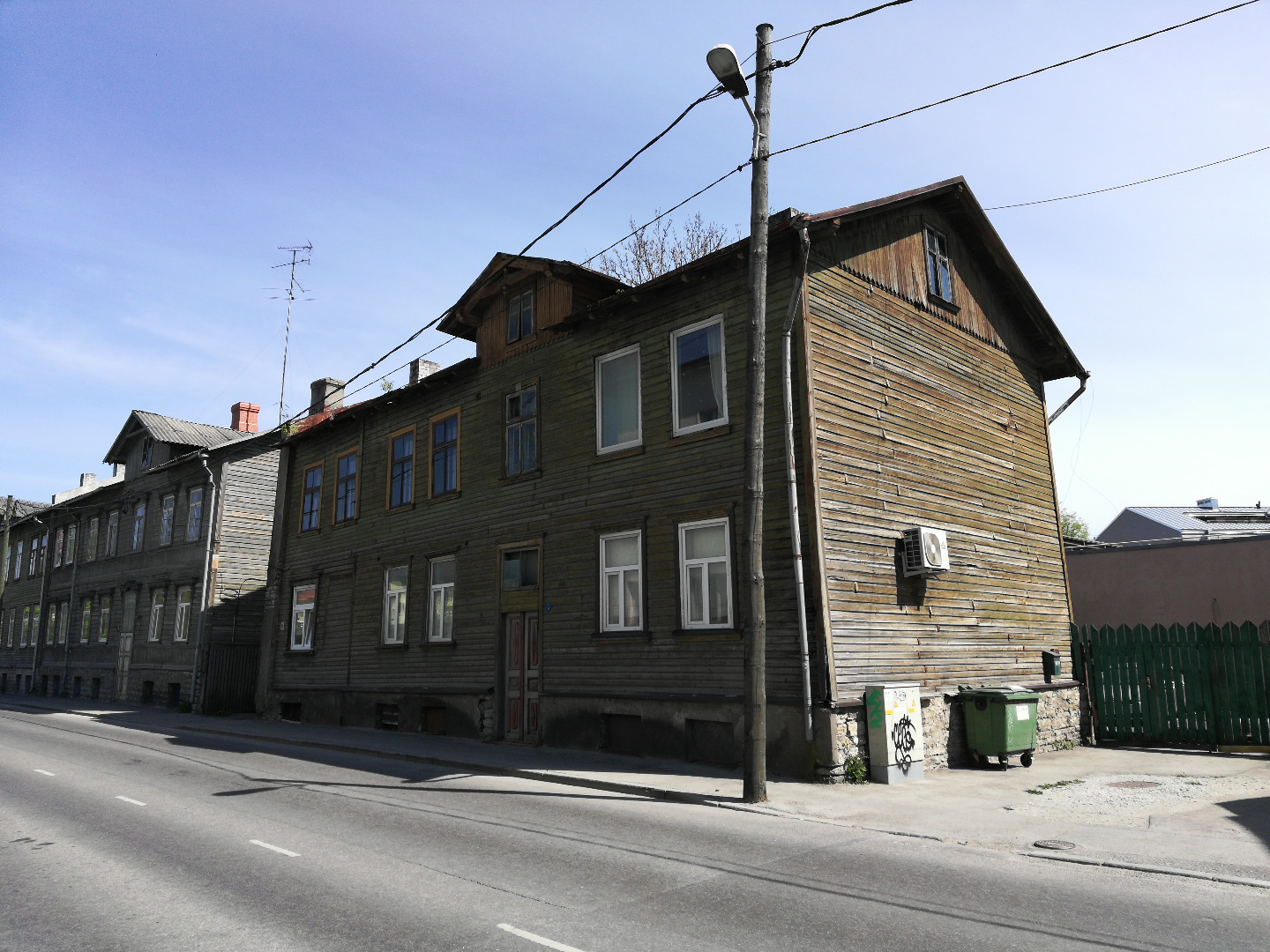 Building on Telliskivi Street in Tallinn rephoto