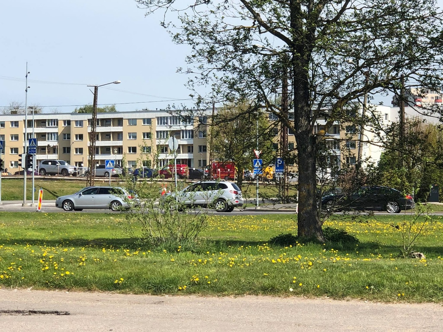 Väike-õismäe, beach building, apartments in the backyard rephoto