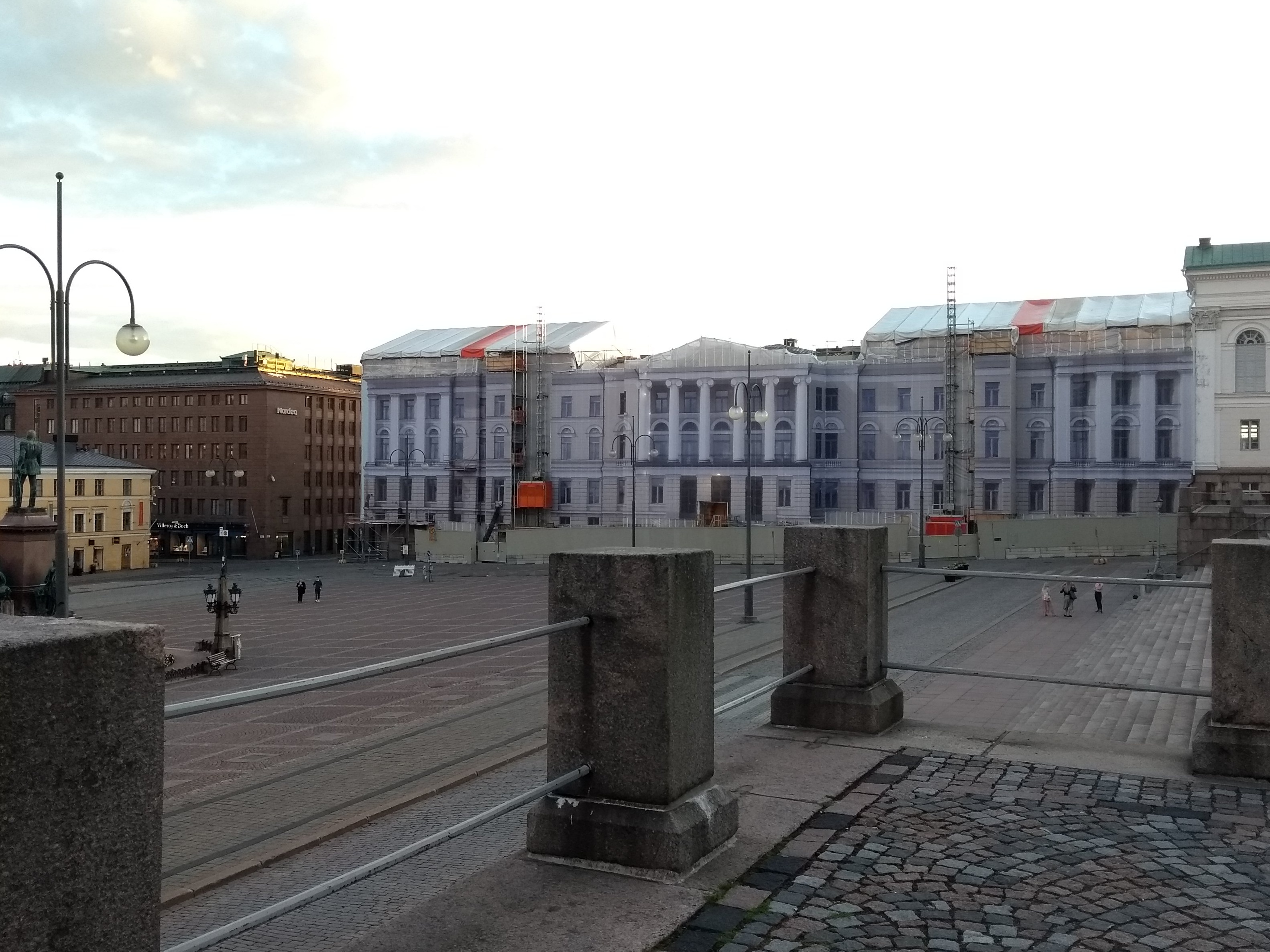 Senaatintori, Yliopiston päärakennus, ja pankkirakennus Unioninkatu 32 . rephoto