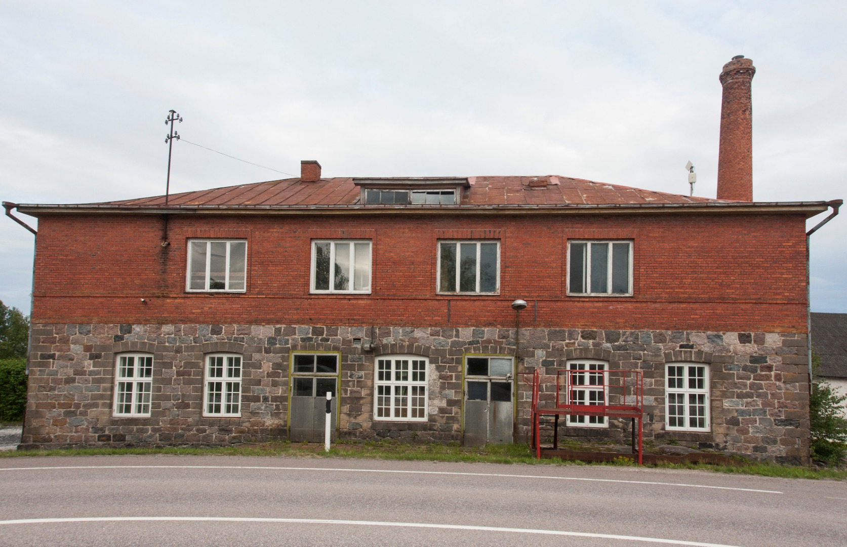 Oiu Milk Industry Building in 1960s. rephoto