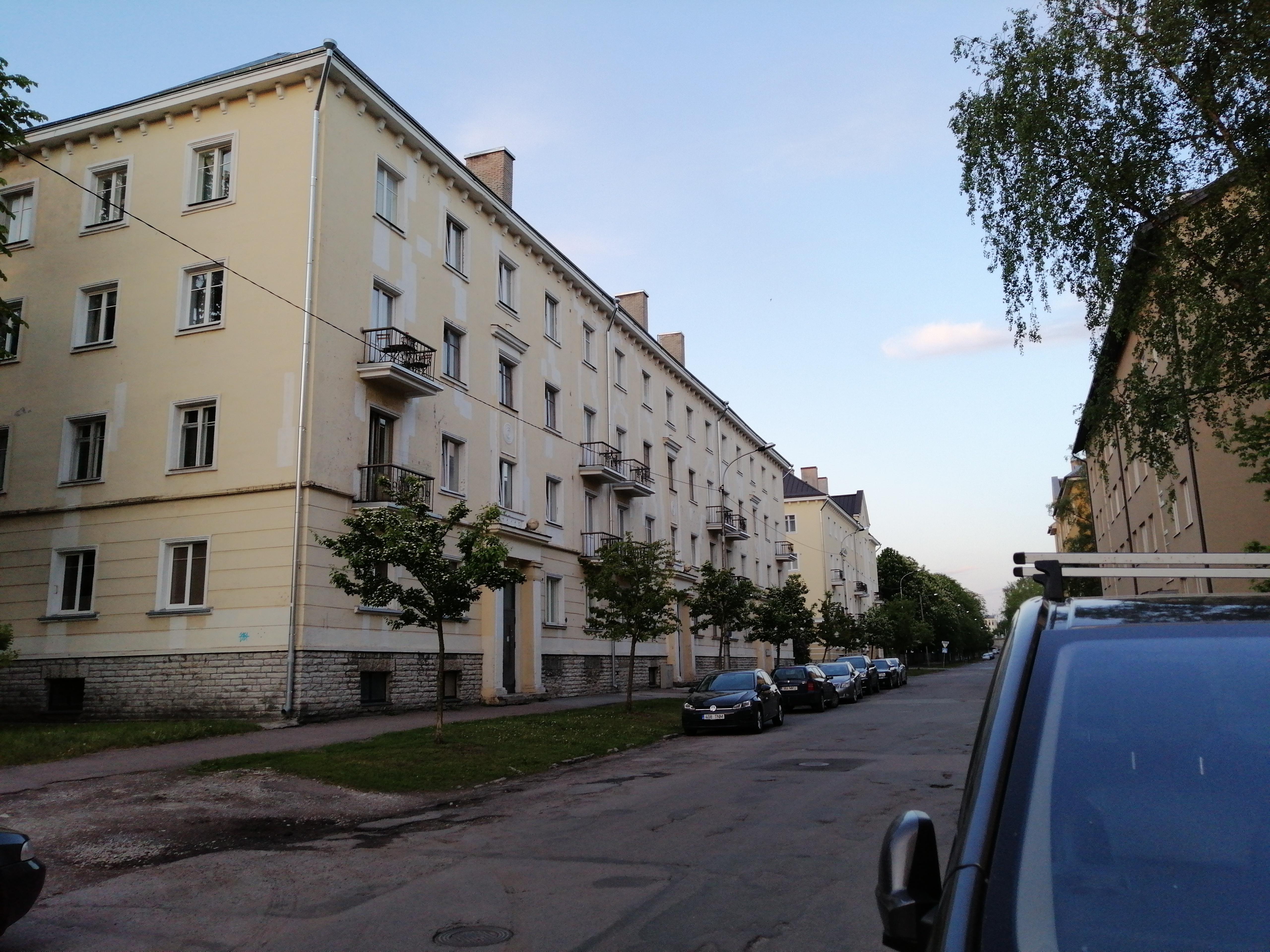 Knock tn. Facades of 87 and 89 houses rephoto