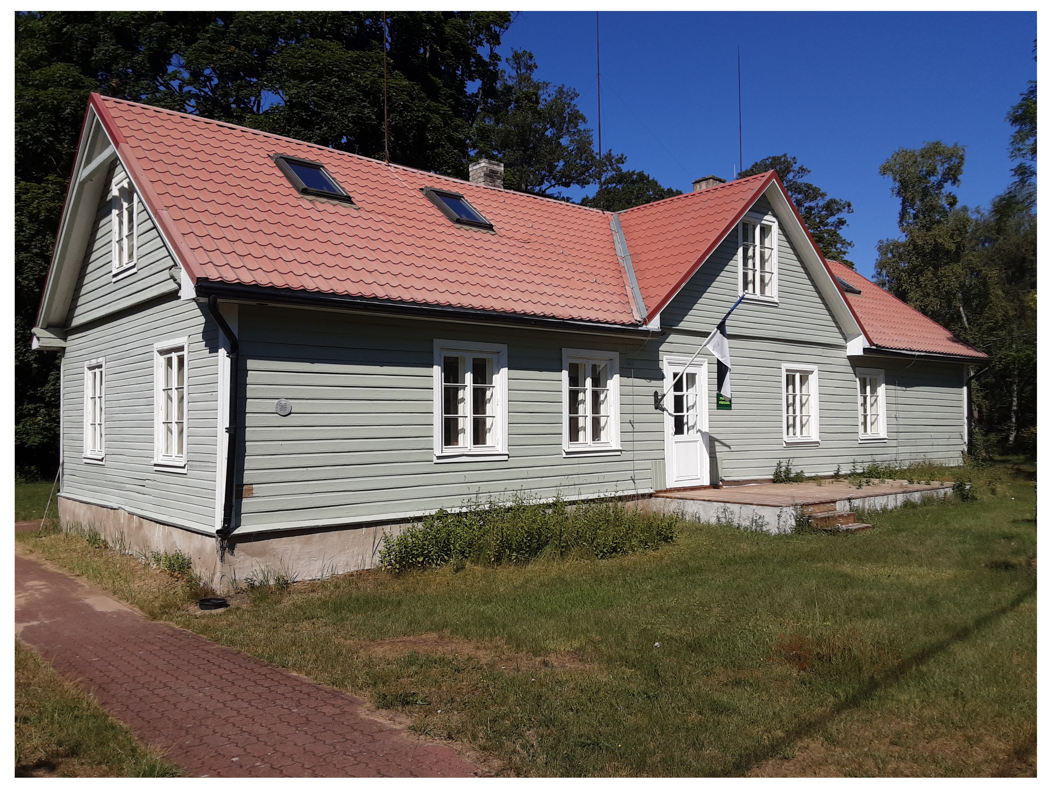 View of the Prangli Basic School building. rephoto