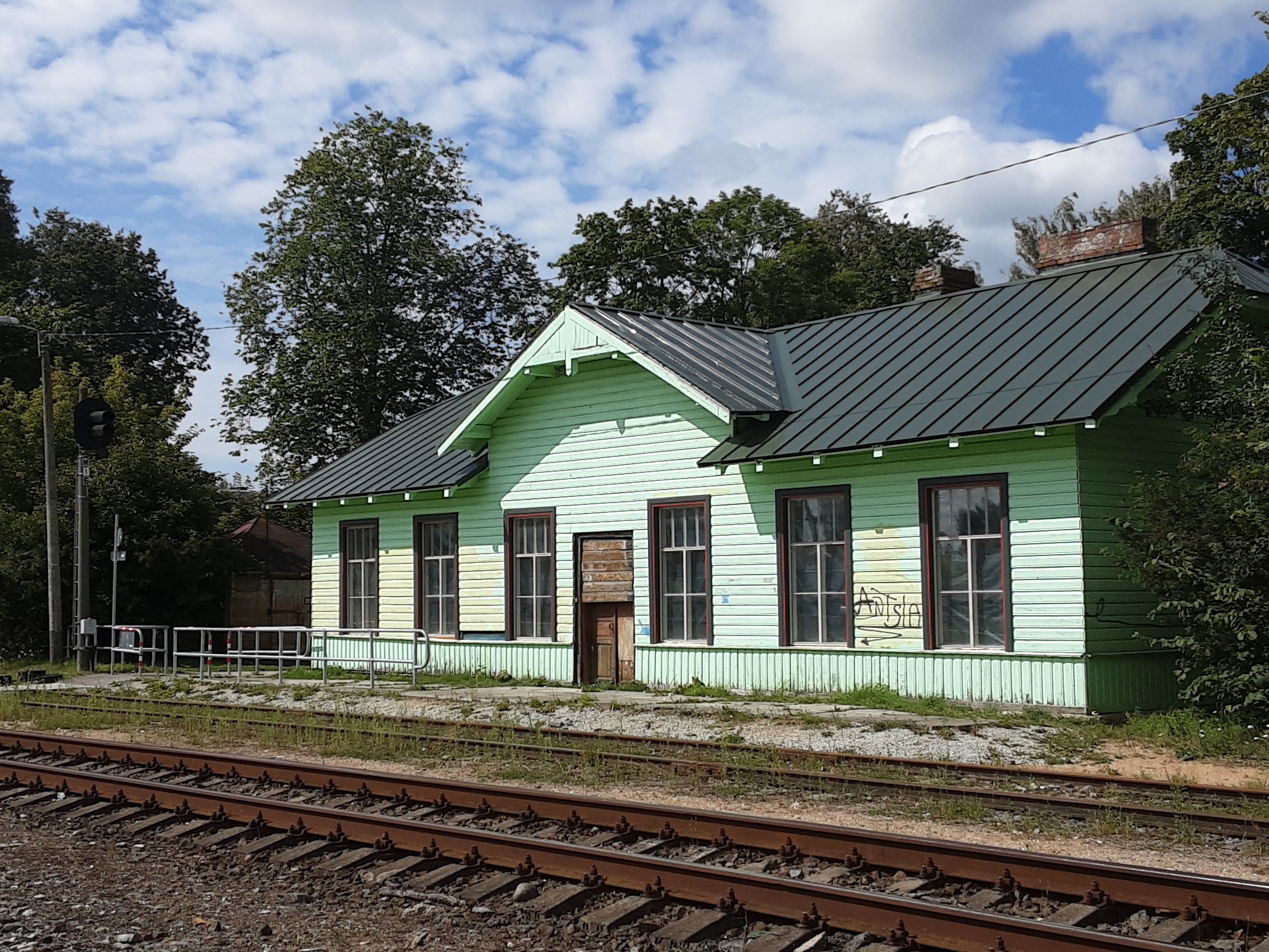 Antsla station building-1996 - Antsla railway station rephoto