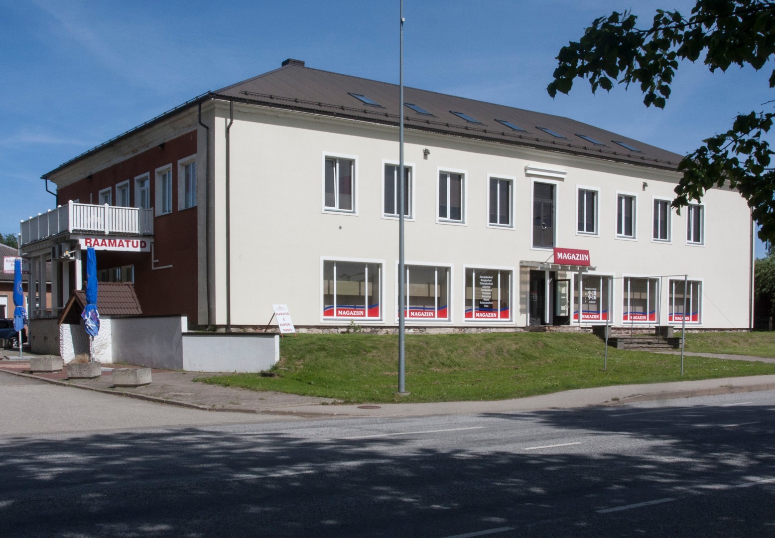 Räpina's new universal store. rephoto