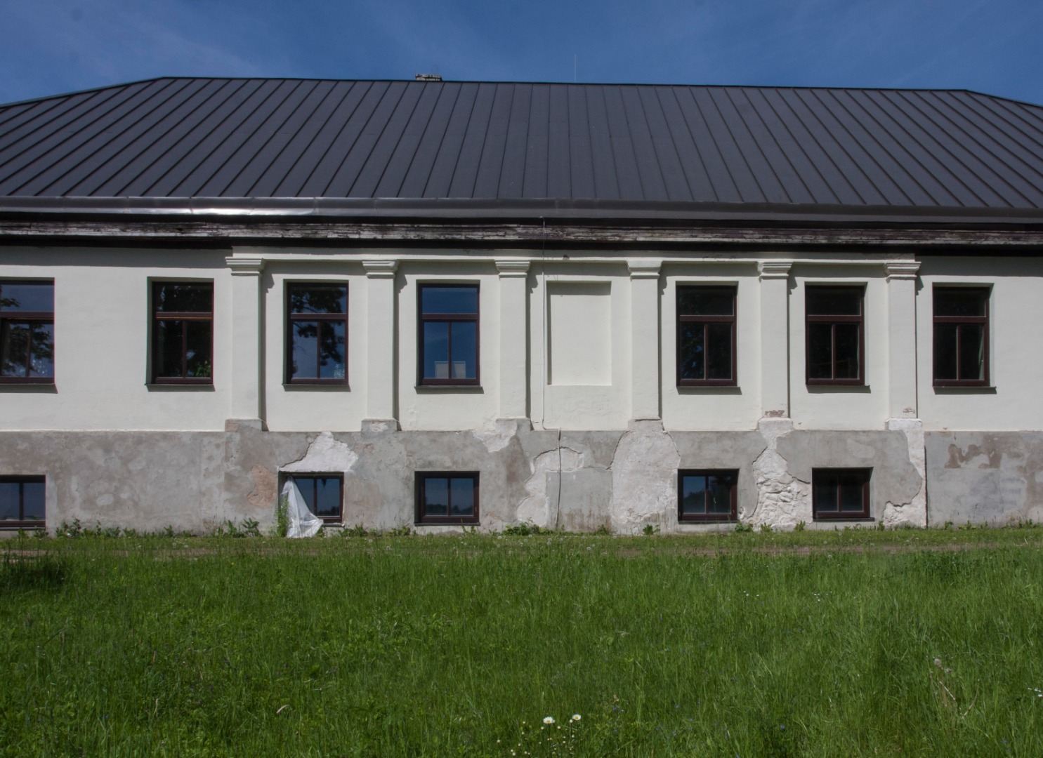 Foto. Räpina Keskkooli abihoone. rephoto