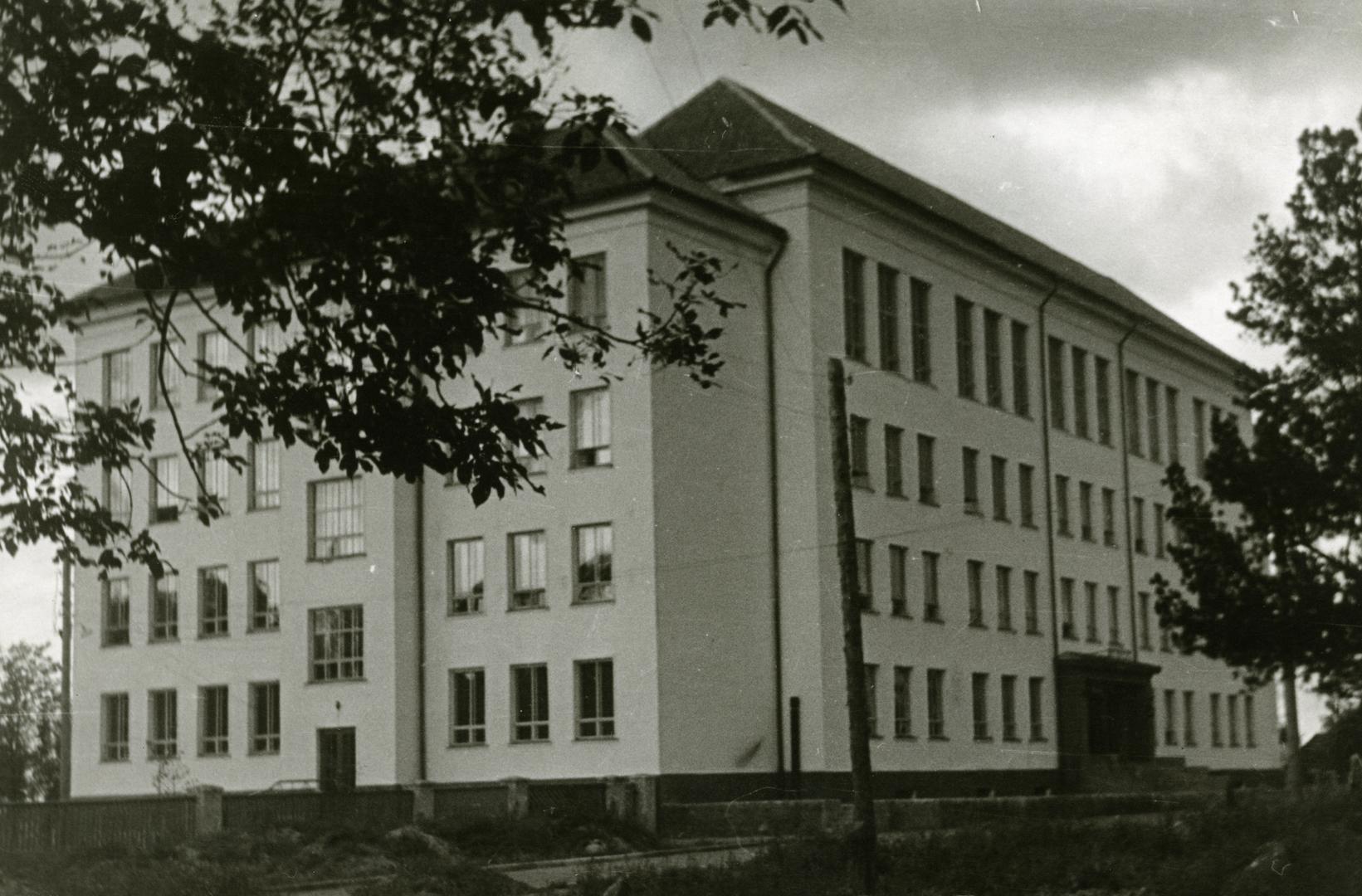 Pärnu 4. High school building - Ajapaik