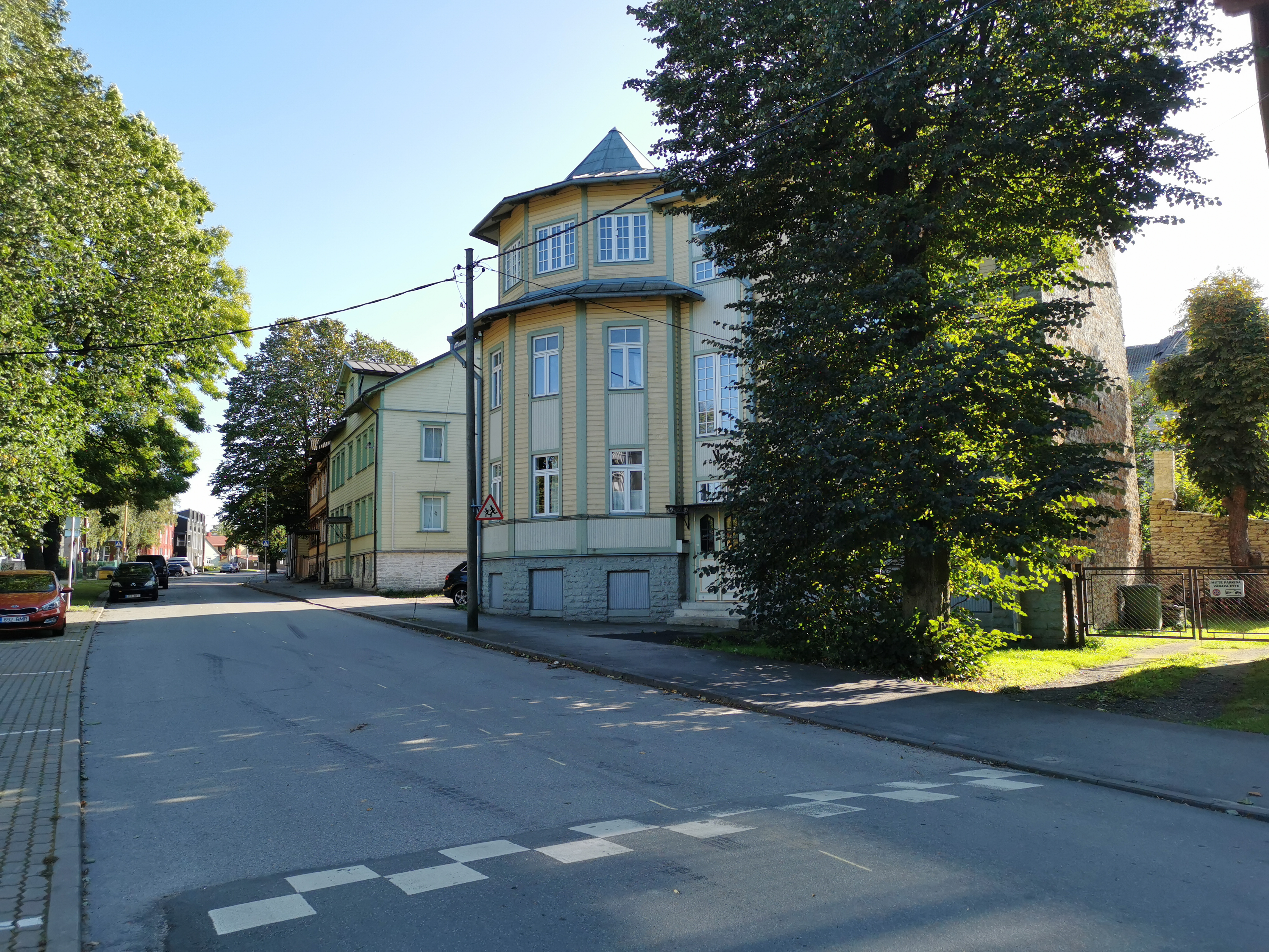 View of the building Uus-Kalamaja Street 11. rephoto