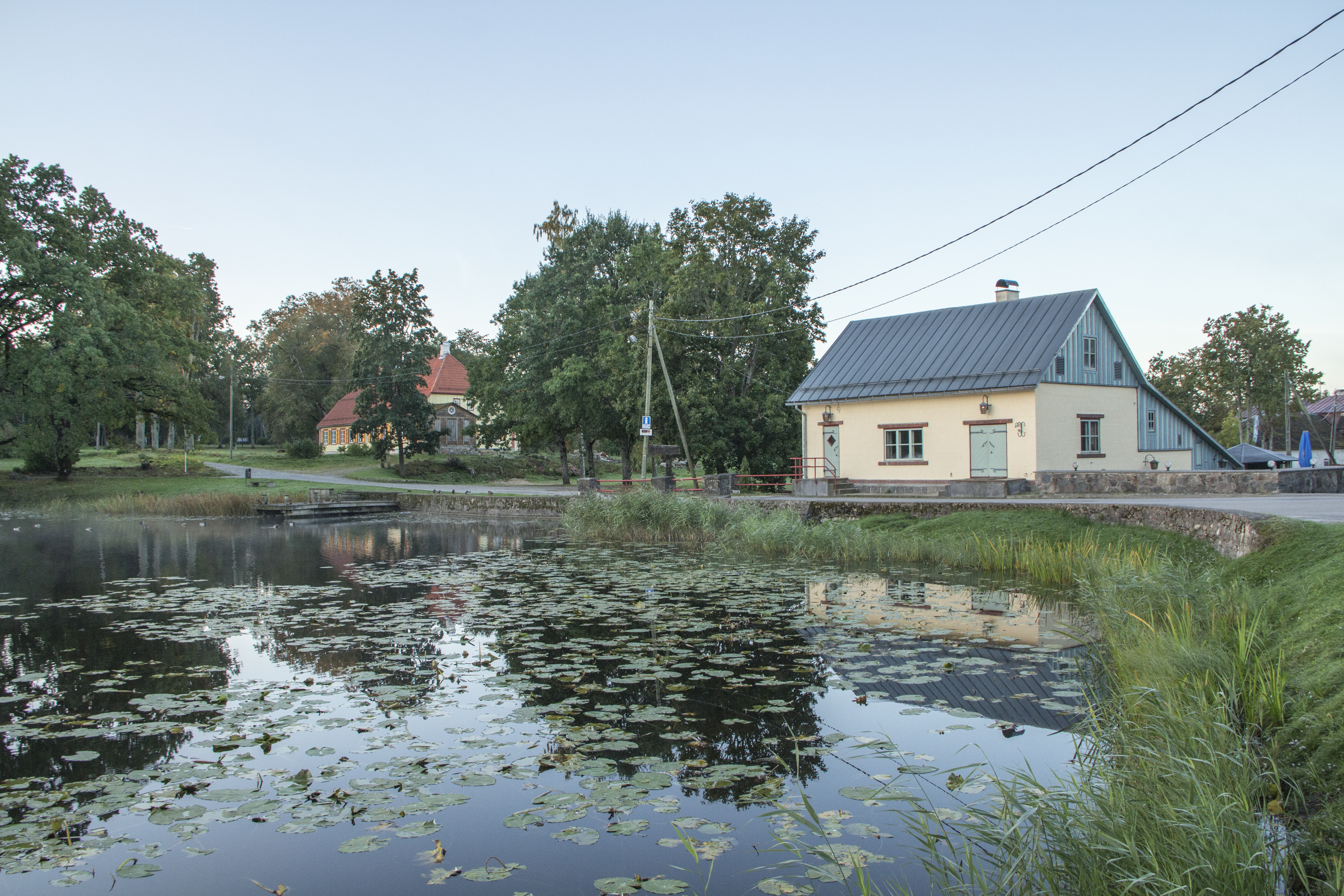 fotopostkaart, Suure-Jaani khk, Suure-Jaani, tuletõrjeõppused, järv, u 1910, A. Mutli raamatukaupluse kirjastus rephoto