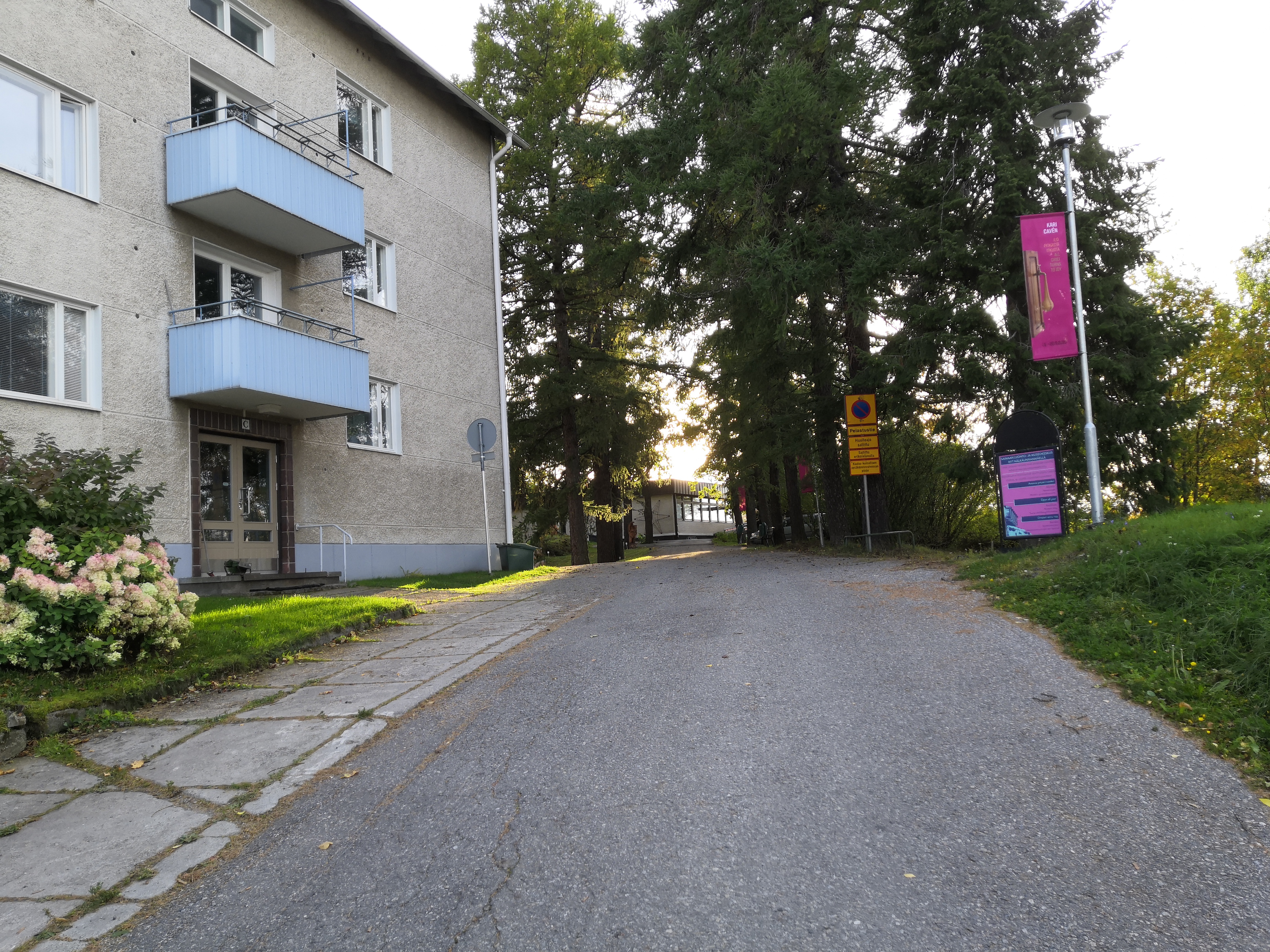Nälkälinna idästä.	Nälkälinna from the east rephoto