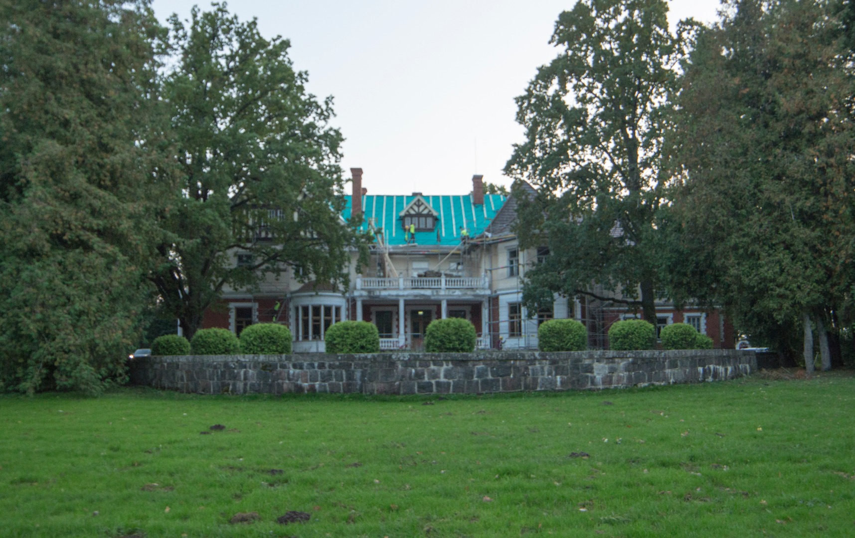 Postcard, Beautivere castle, garden side rephoto