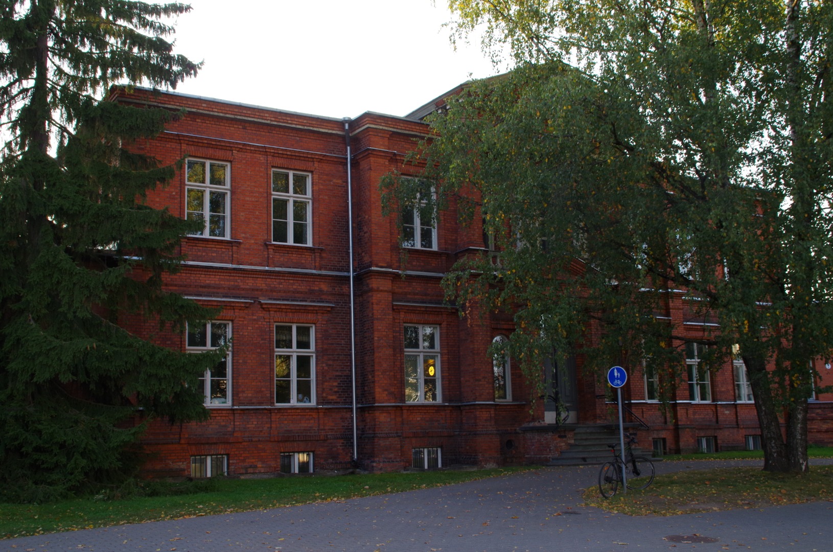 Tartu Riikliku Ülikooli (TRÜ) klubi; tuntud kui korporatsiooni Rotalia konvendihoone; Tähe t 3. Tartu, 1978. rephoto
