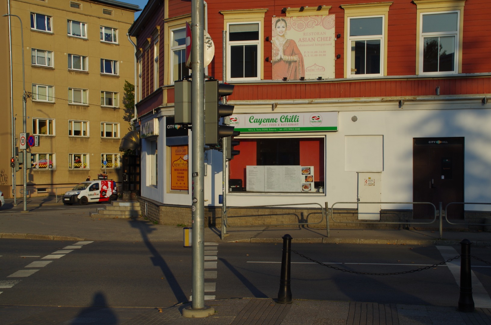 During the opening period of the academic year of the Estonian Academy of Agriculture, the rector of the EPA Olav Saveli (left) and the Chairman of the Supreme Council of the Republic of Estonia Arnold Rüütel (middle). rephoto