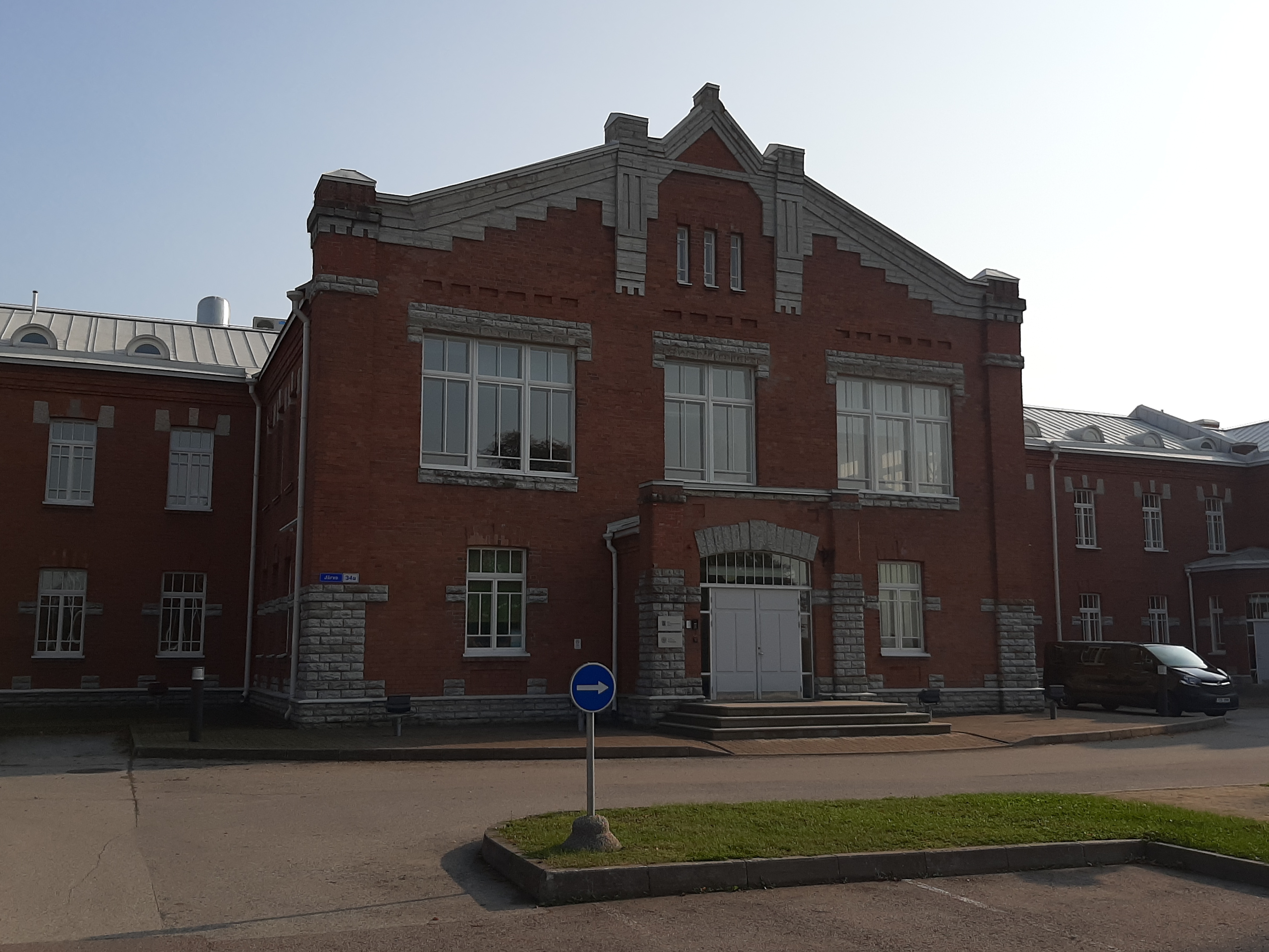 [tallinn] : [Tondi War School] rephoto