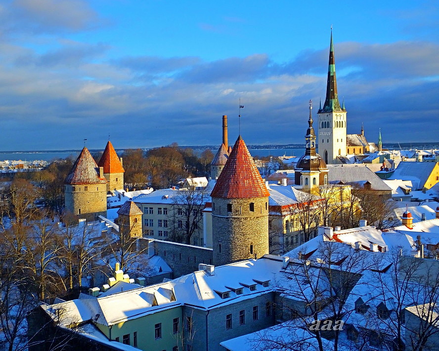 Tallinn. Talvine vanalinn. Vaade Toompealt. rephoto